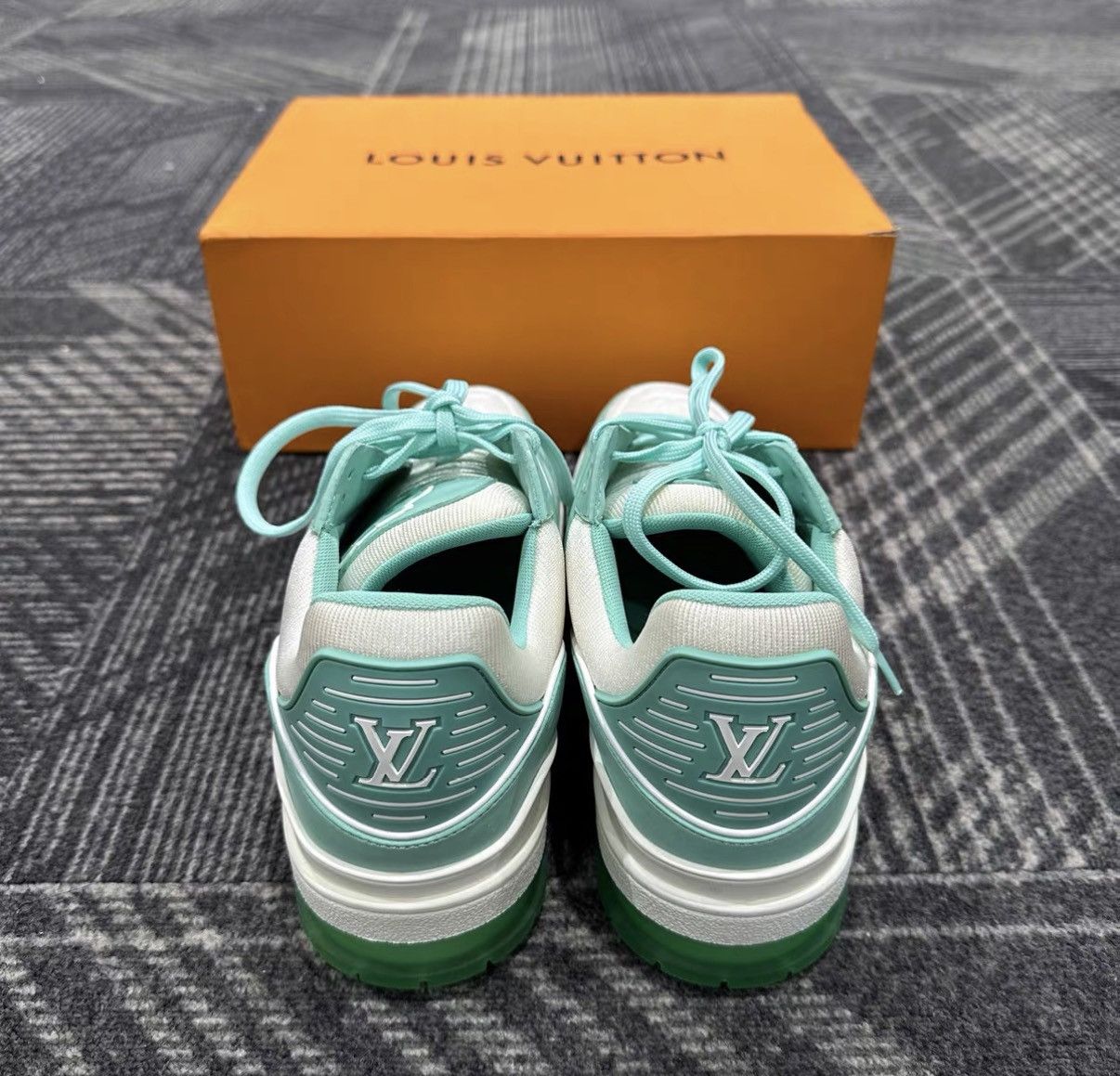 Louis Vuitton Louis Vuitton Trainer Tiffany Green Embossed Sneakers J42 Size US 8.5 / EU 41-42 - 3 Thumbnail