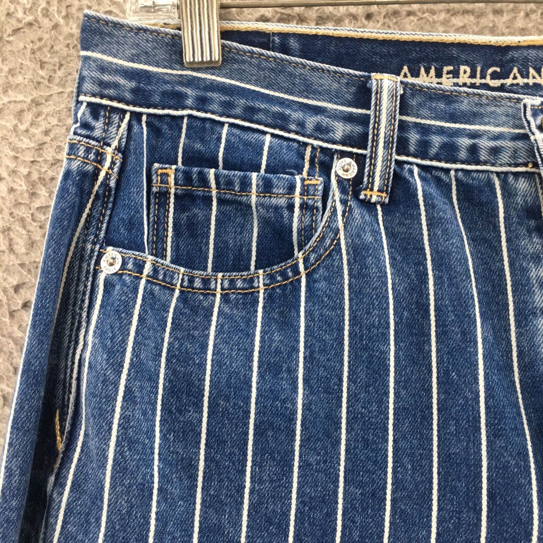 American Eagle Outfitters American Eagle Outfitters Mom Jeans Womens 6R Blue Denim Striped High Rise Jeans Size 28" / US 6 / IT 42 - 4 Thumbnail