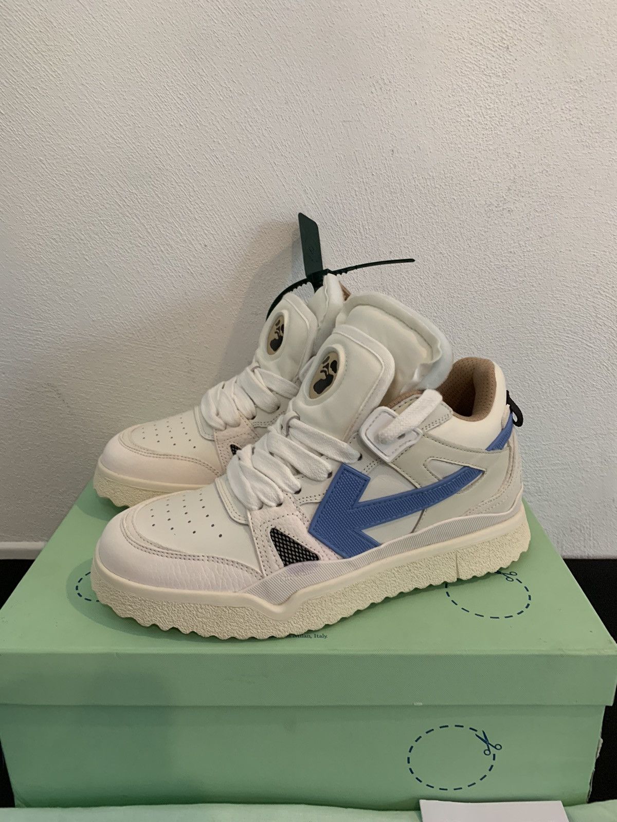 Off-White Off-White MidTop Sponge SNKRS Pristine Size US 7 / EU 40 - 6 Thumbnail