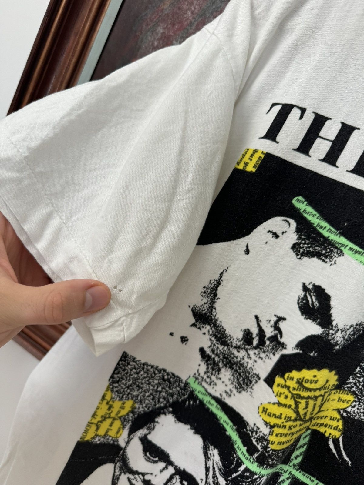 Band Tees Vintage 80s The Smiths Rock Band Tee Rare Print Daffodils Size US L / EU 52-54 / 3 - 4 Thumbnail