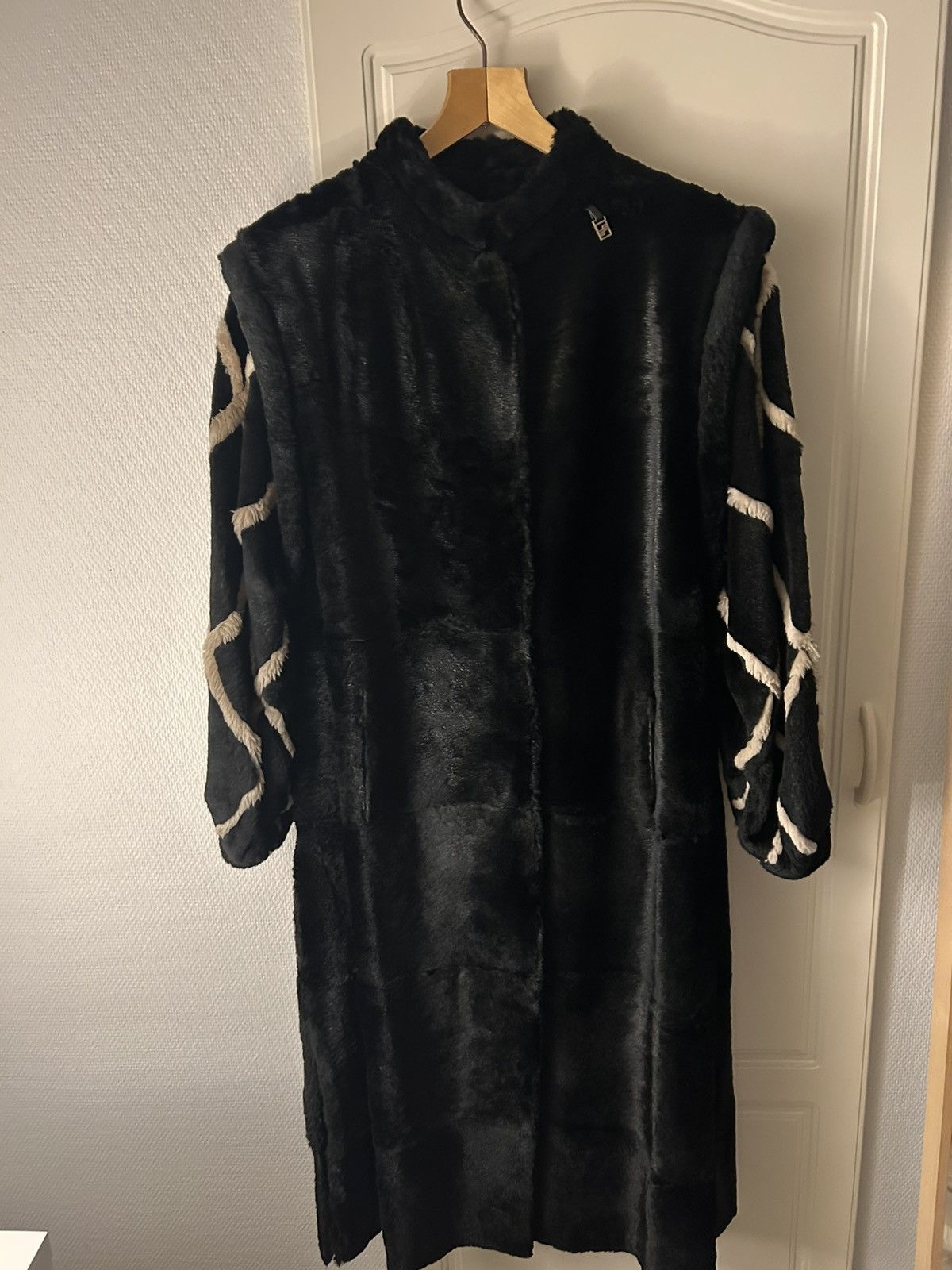 Other Rabbit fur Size M / US 6-8 / IT 42-44 - 1 Thumbnail