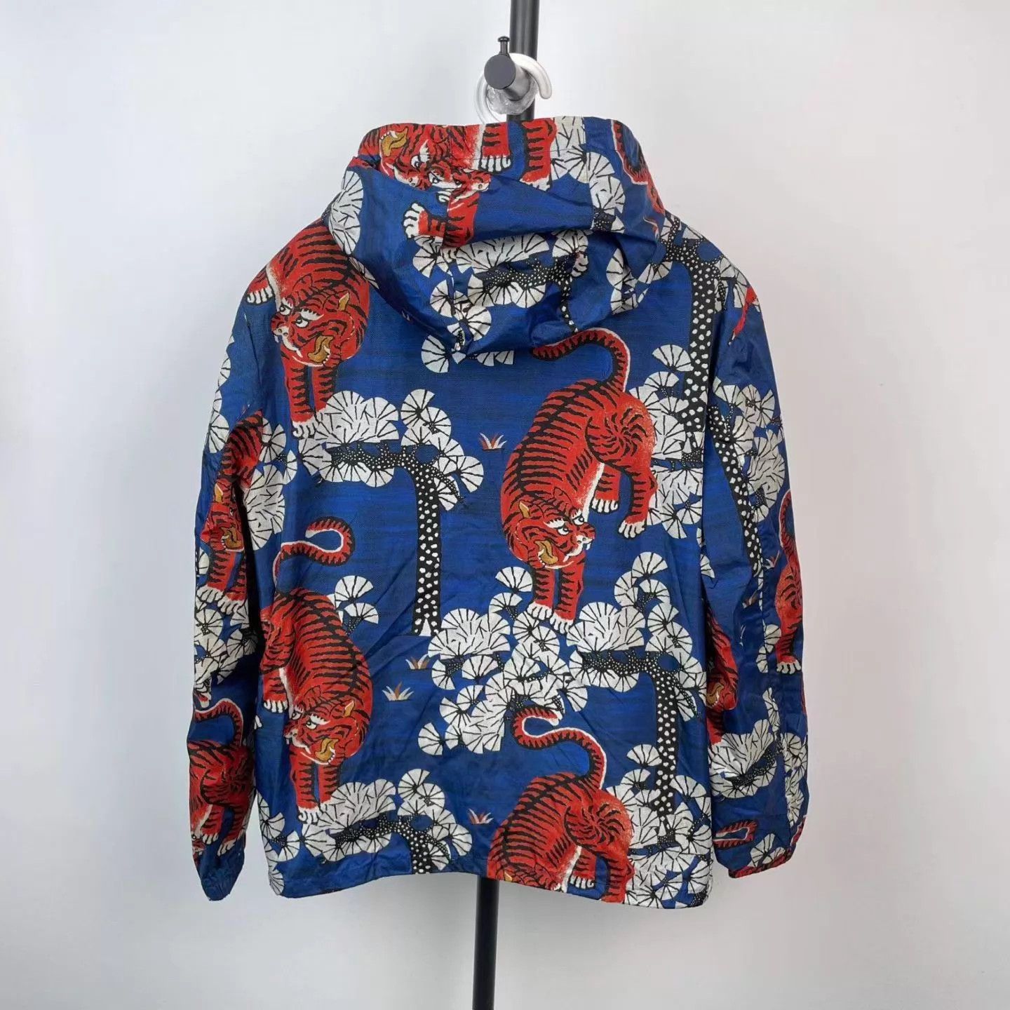 Gucci Gucci Tiger Print Blue Jacket Size 48 Size US M / EU 48-50 / 2 - 3 Thumbnail