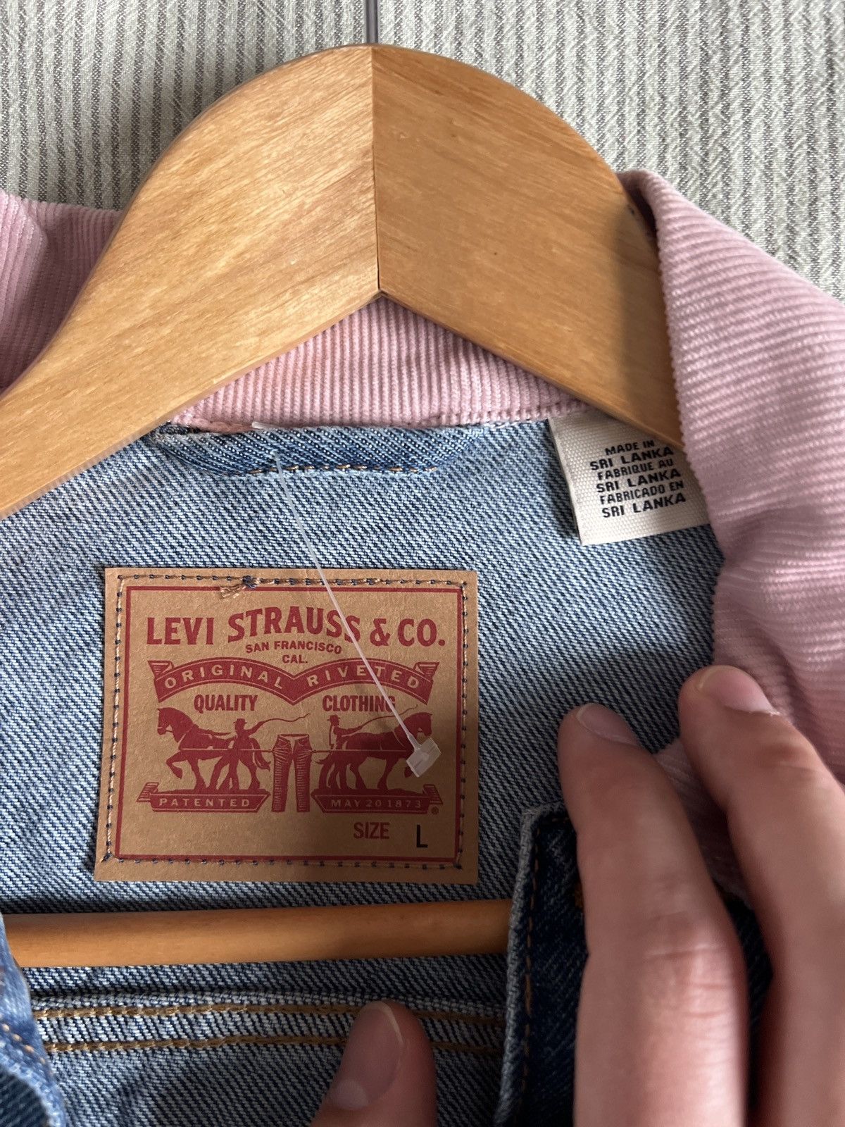 Levi's Levi Denim Jacket with Pink Corduroy Accents Size L / US 10 / IT 46 - 6 Thumbnail