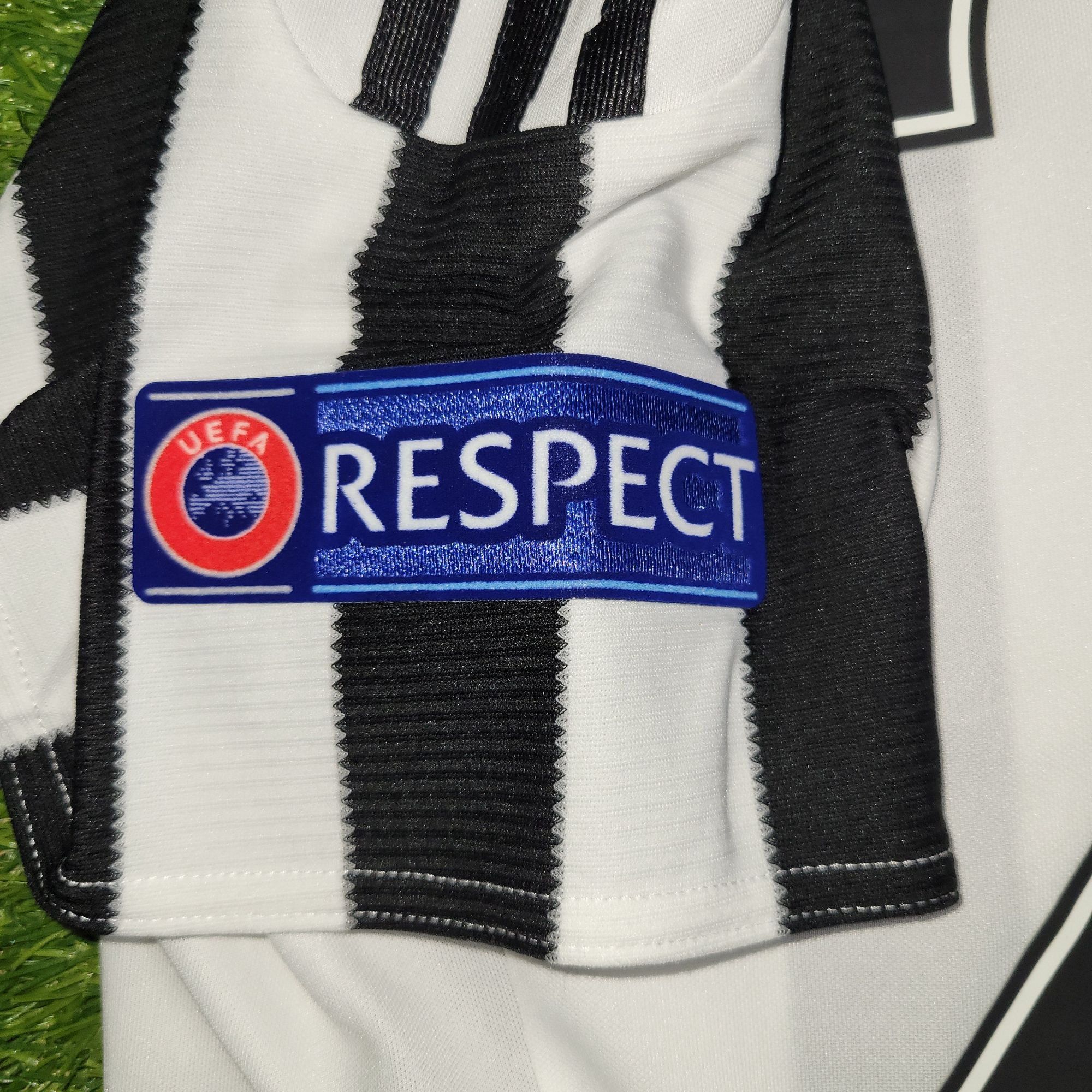 Adidas Vidal Juventus 2015 2016 PLAYER ISSUE Home Soccer Jersey L Size US L / EU 52-54 / 3 - 6 Thumbnail