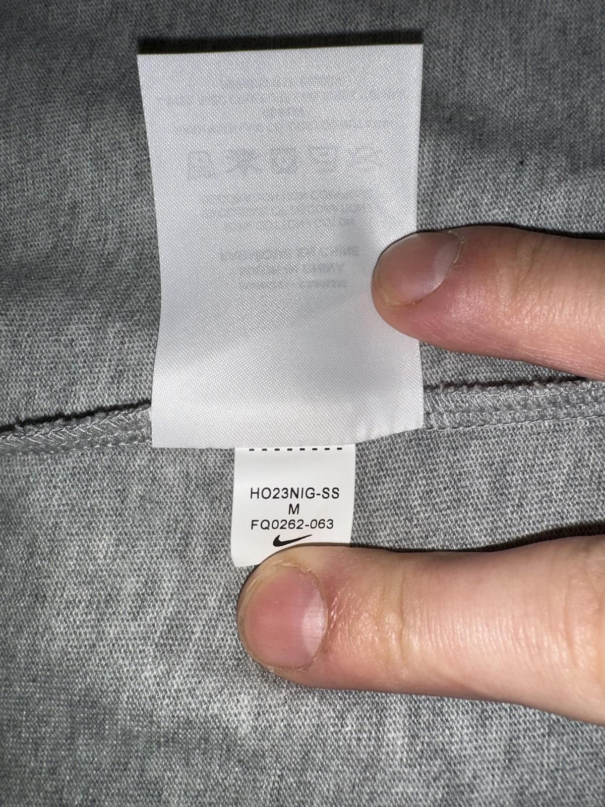 Nike Nike Men’s Paris Saint-Germain Triple Logo Legend Long Sleeve T-Shirt Sample Size US M / EU 48-50 / 2 - 7 Thumbnail