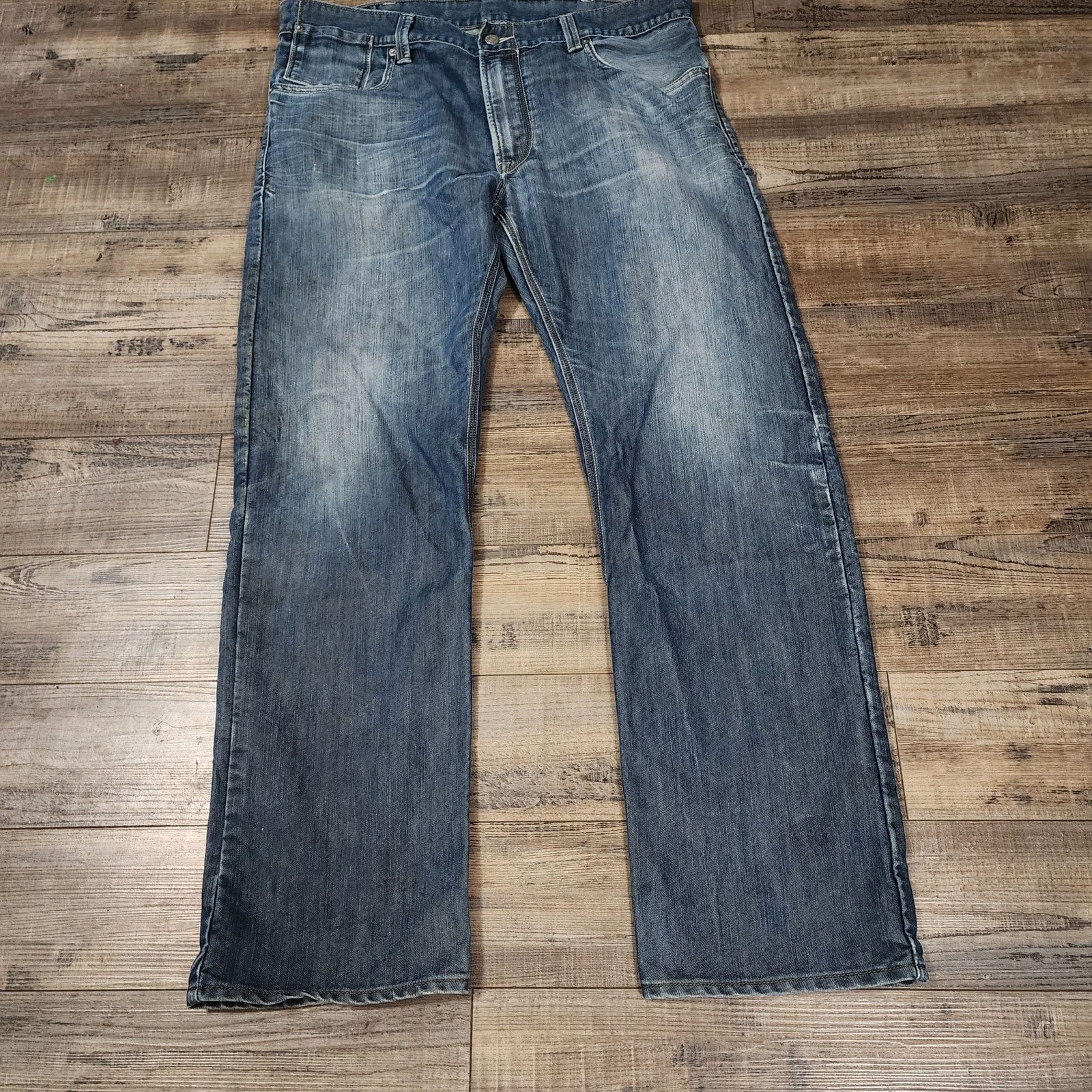 Levi's Levis 514 size 38x32 straight Pre-owned good condition 2287 Size US 38 / EU 54 - 1 Thumbnail