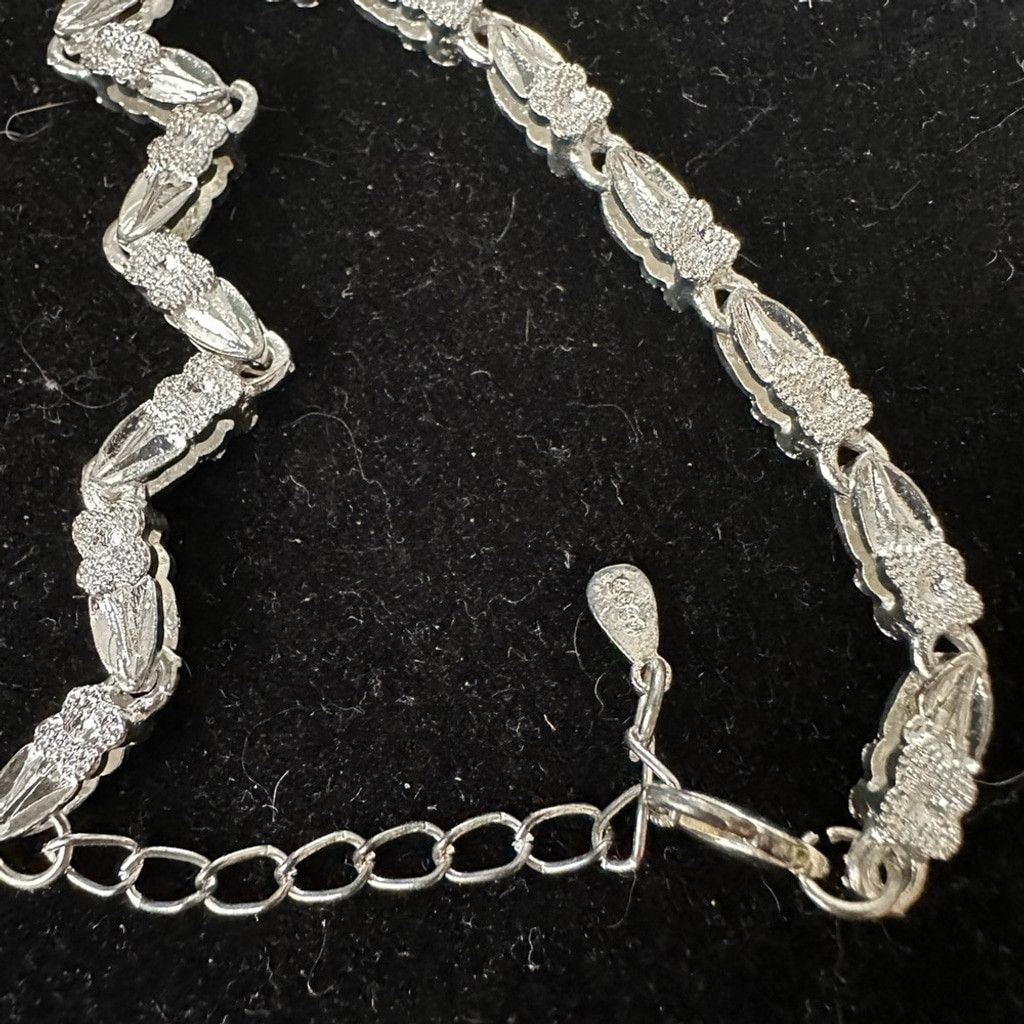 The Unbranded Brand Sterling Silver Flower and Leaf Bracelet Size ONE SIZE - 2 Thumbnail