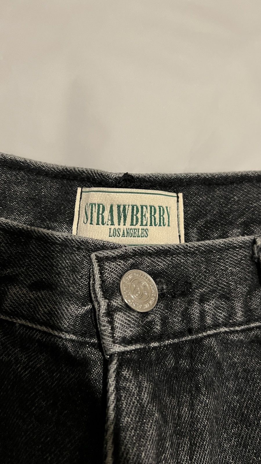 Strawberry Faded Black Carpenter Shorts Size US 32 / EU 48 - 2 Thumbnail