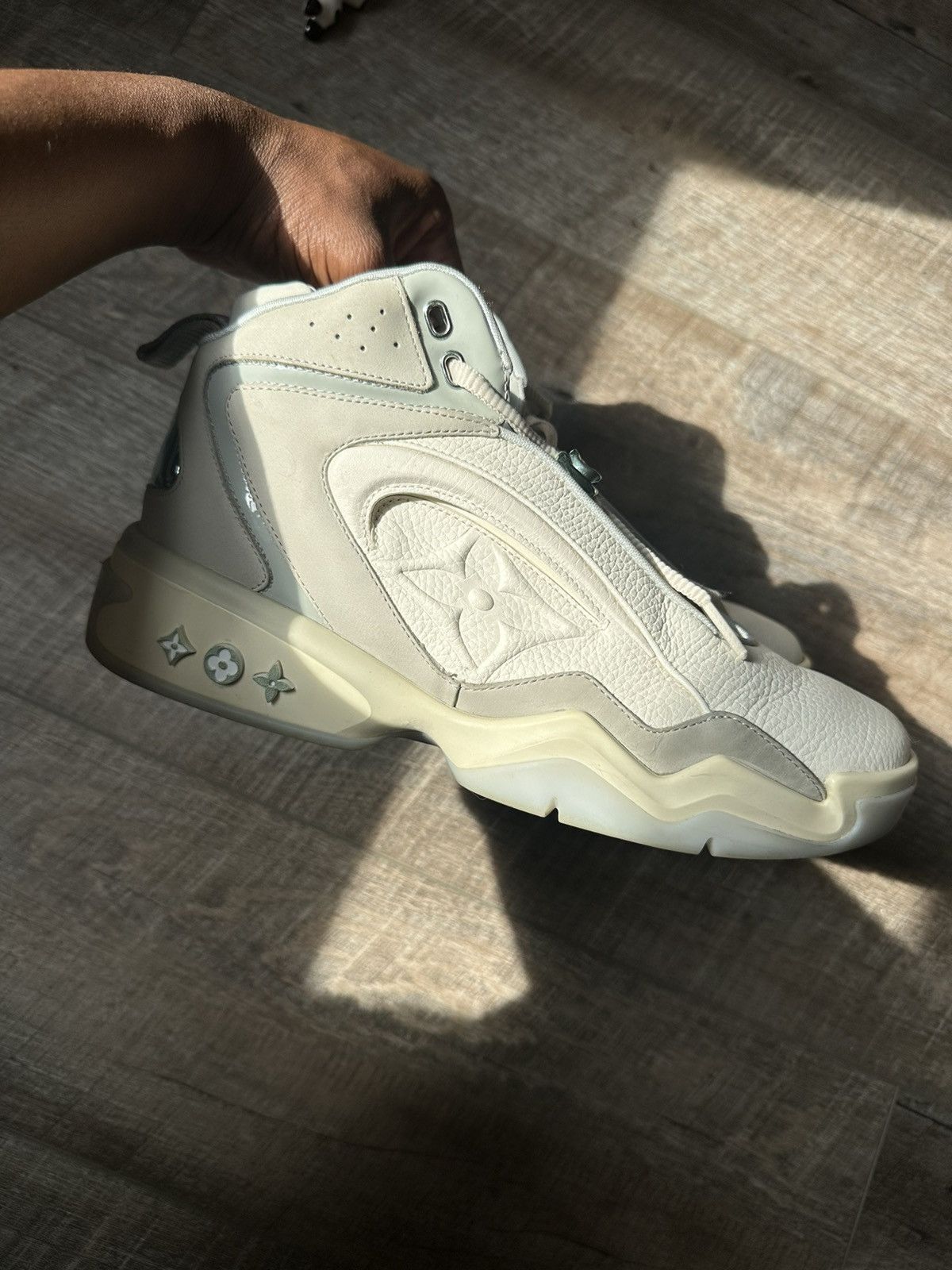 Louis Vuitton LOUIS VUITTON Trainer 2 Sneakers Size US 9 / EU 42 - 2 Thumbnail