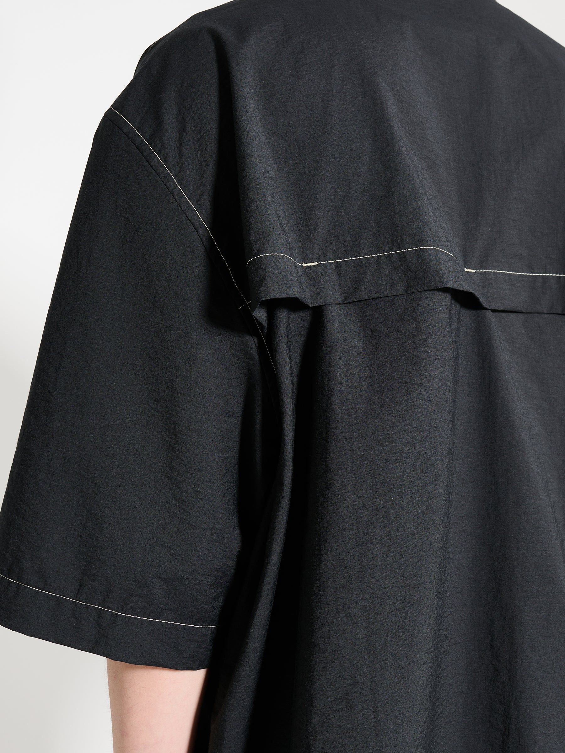 Lemaire o1s22i1n1024 Oversized Short-Sleeved Shirt in Black Size US L / EU 52-54 / 3 - 5 Thumbnail
