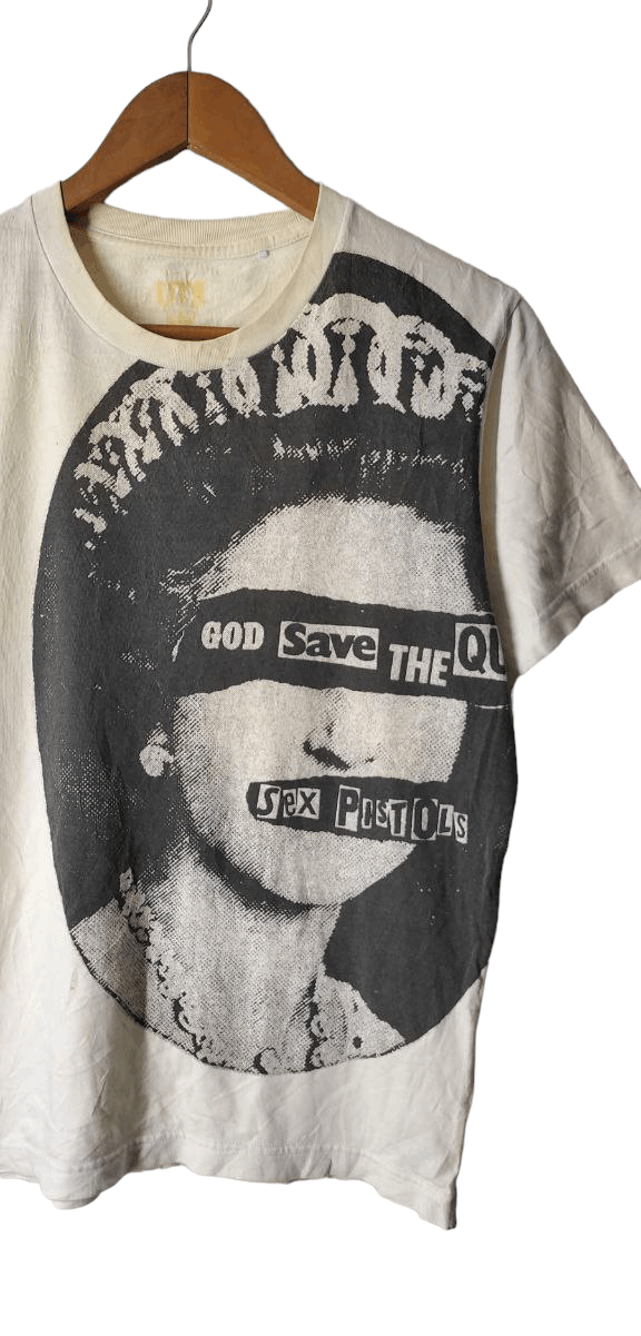 Band Tees BAND SEX PISTOL GOD SAVE THE QUEEN X UNIQLO TEE Size US S / EU 44-46 / 1 - 5 Thumbnail