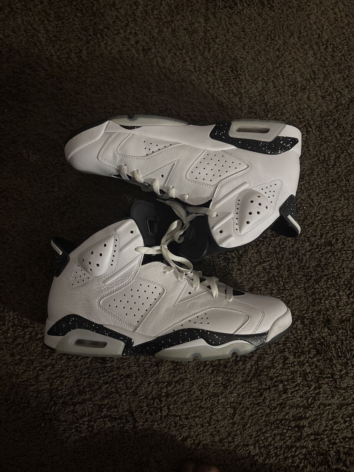 Jordan Brand Air Jordan 6 Reverse Oreos Size US 12.5 / EU 45-46 - 6 Thumbnail