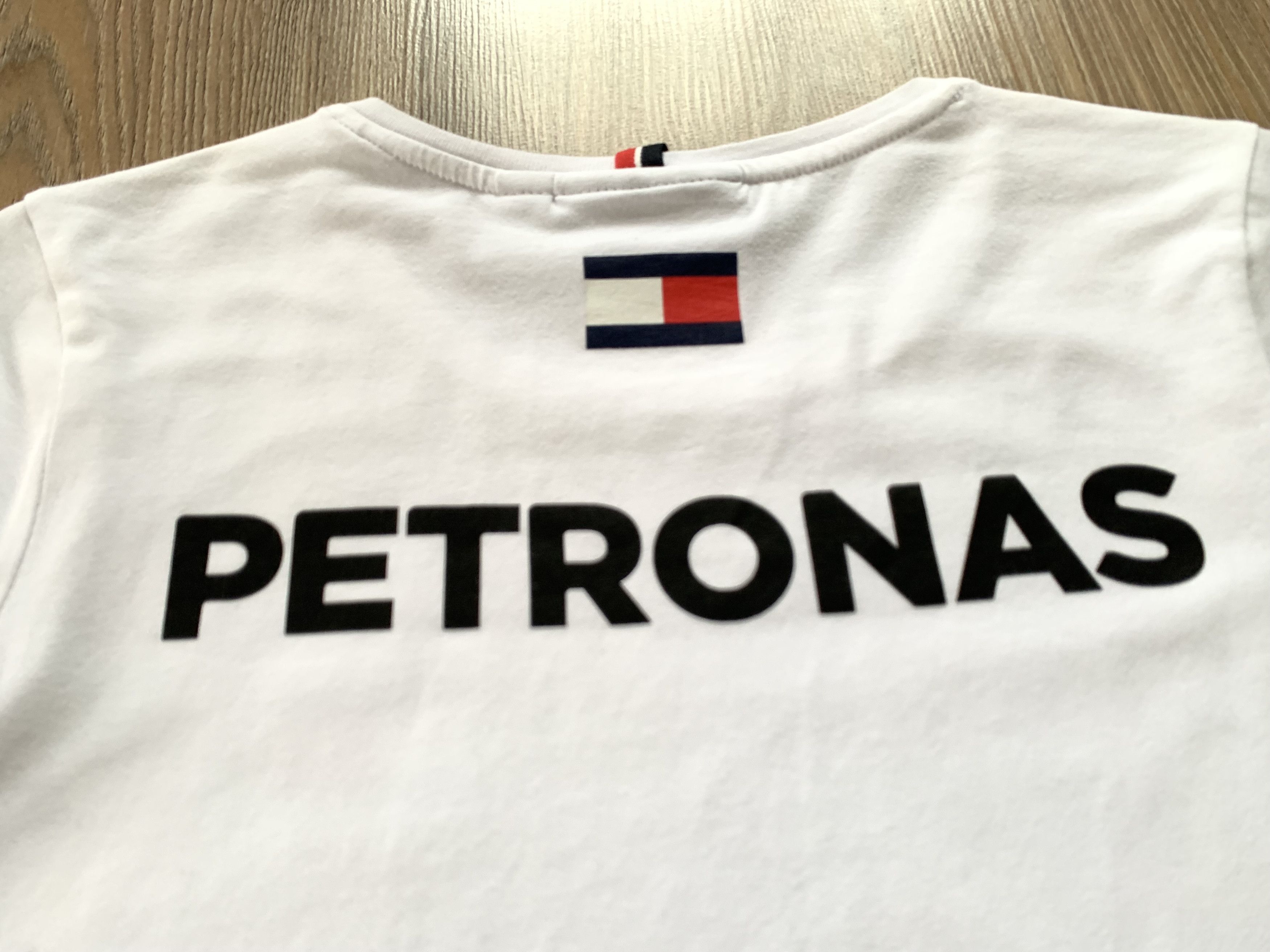 Mercedes-Benz × Tommy Hilfiger AMG Petronas Motorsport Racing White T Shirt Size XS / US 0-2 / IT 36-38 - 6 Thumbnail