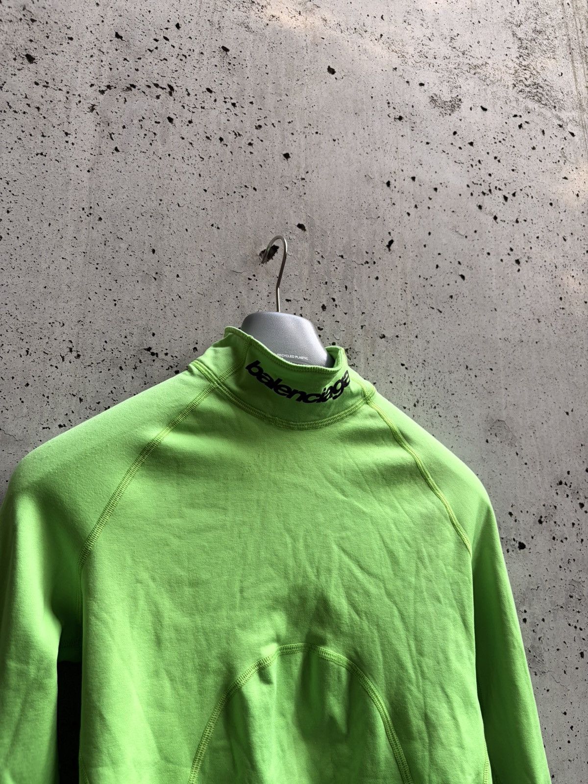 Balenciaga Sample 24 balenciaga demna neoprene zip sweater neongreen Size US S / EU 44-46 / 1 - 5 Thumbnail