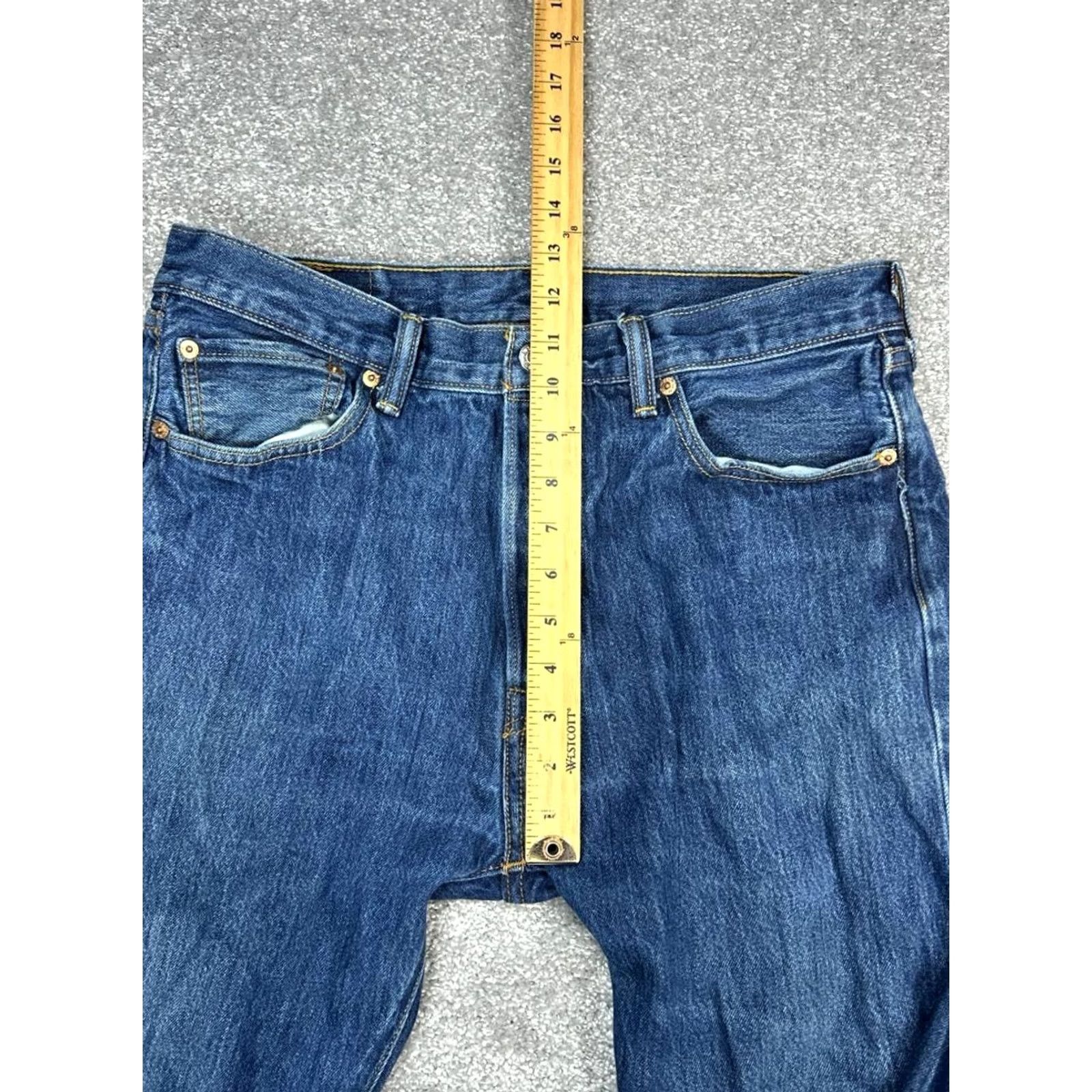 Levi's Levi's 501 Jeans Men 34 Blue Denim Cotton Mid Rise Medium Wash Straight Leg 32x33 Jeans Regular Mens Size US 34 / EU 50 - 3 Thumbnail