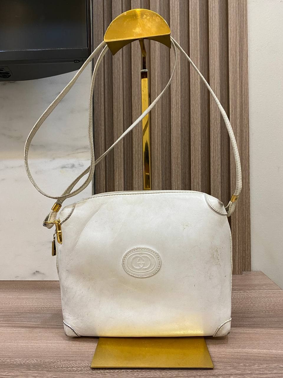 Gucci Gucci White Leather Vintage Crossbody Bag Size ONE SIZE - 2 Thumbnail