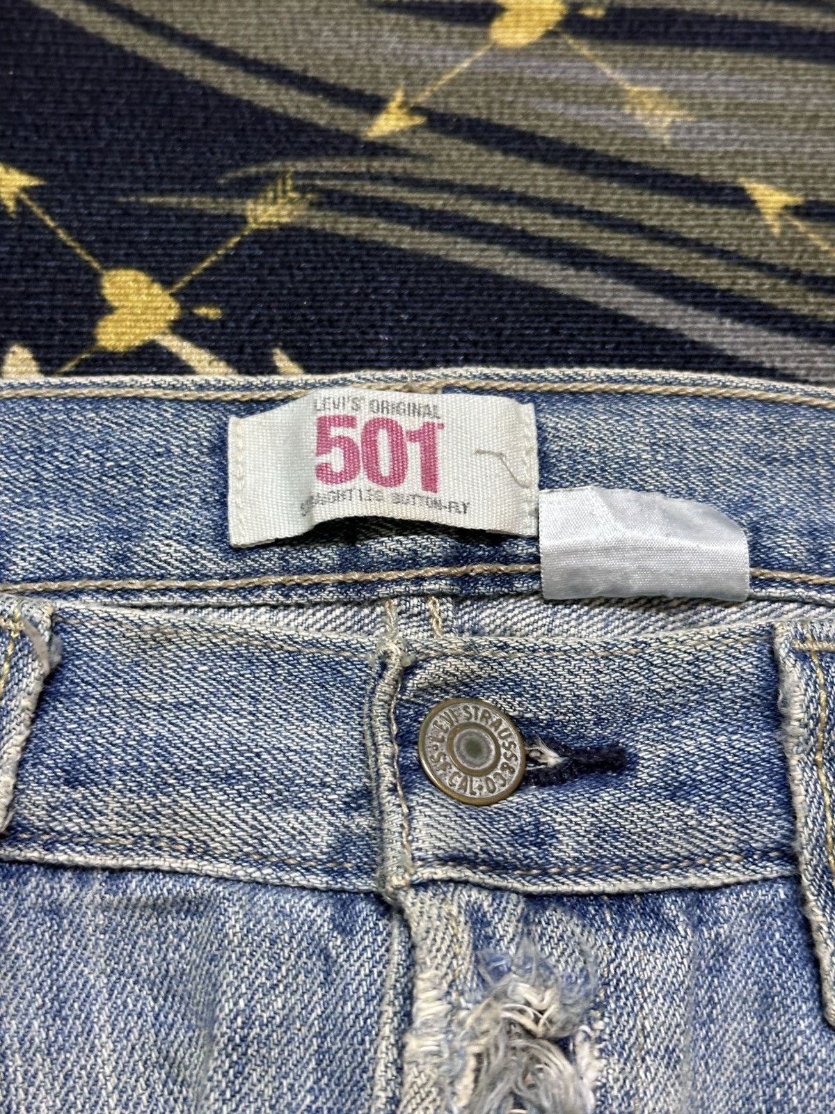 Levi's Vintage Clothing Vintage Levi’s 501 Faded Ripped Grunge Distressed Denim Size US 31 - 11 Thumbnail