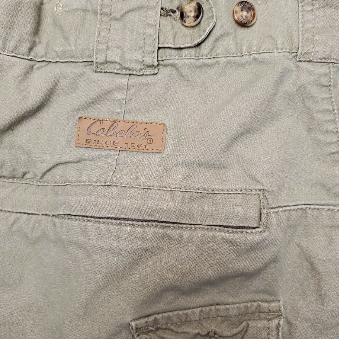 Vintage Cabelas Cargo Shorts Mens 40 Green Outdoor Cargo Pleated Utility Outdoors READ Shirt Mens 40 Green Outdoor Casual Belt Loops Zip Cargo Pocket Finalize Size US 40 / EU 56 - 6 Thumbnail