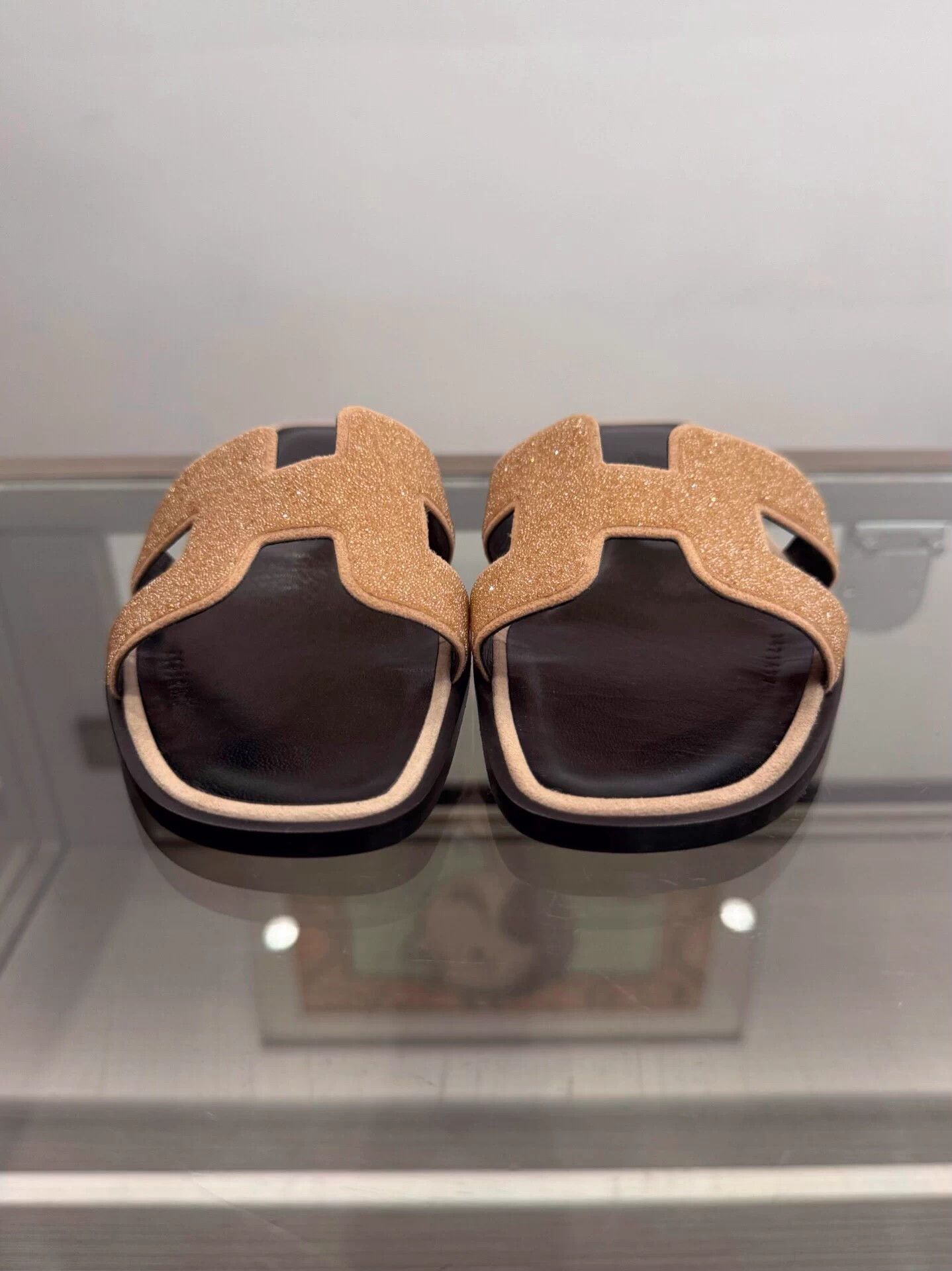 Hermes Hermes Brown Shimmer H Logo Women's Slippers 36.5 EU Size US 5.5 / IT 35.5 - 2 Thumbnail