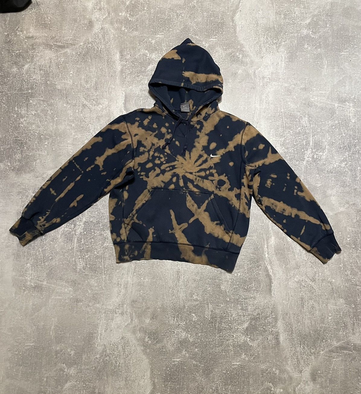 Nike Vintage Nike Swoosh Logo Custom Tie Dye Hoodie Size US M / EU 48-50 / 2 - 22 Thumbnail