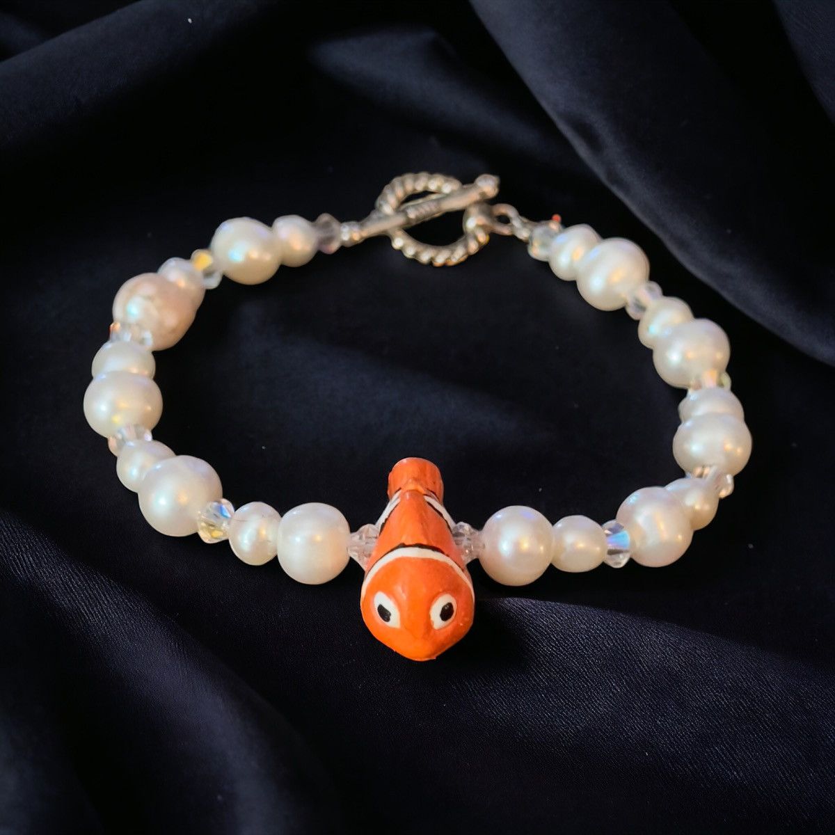 Other Finding Nemo freshwater pearl toggle bracelet Size ONE SIZE - 1 Thumbnail