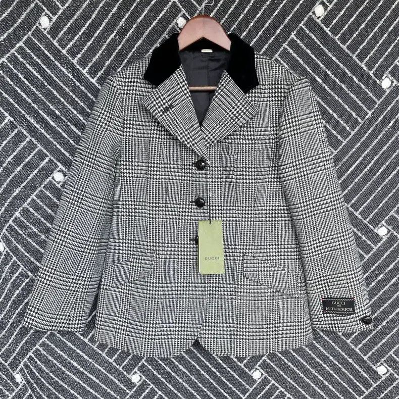 Gucci Gucci FW22 Plaid Printed Lapel Single-breasted Jacket Size M / US 6-8 / IT 42-44 - 1 Thumbnail