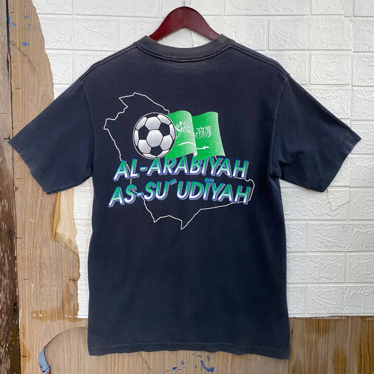Vintage Vintage Sun Faded World Cup 90s tee Size US M / EU 48-50 / 2 - 7 Thumbnail