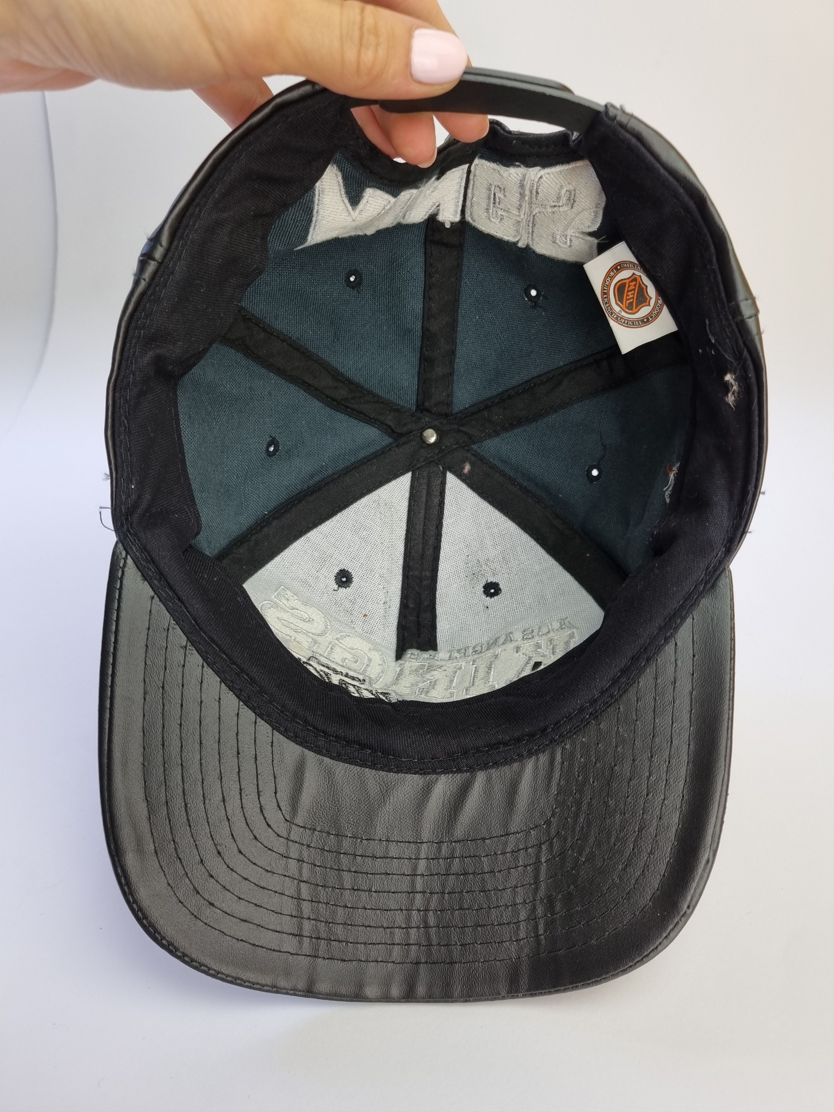 NHL × Vintage KINGS Embroidered Logo NHL Cap Size ONE SIZE - 8 Thumbnail