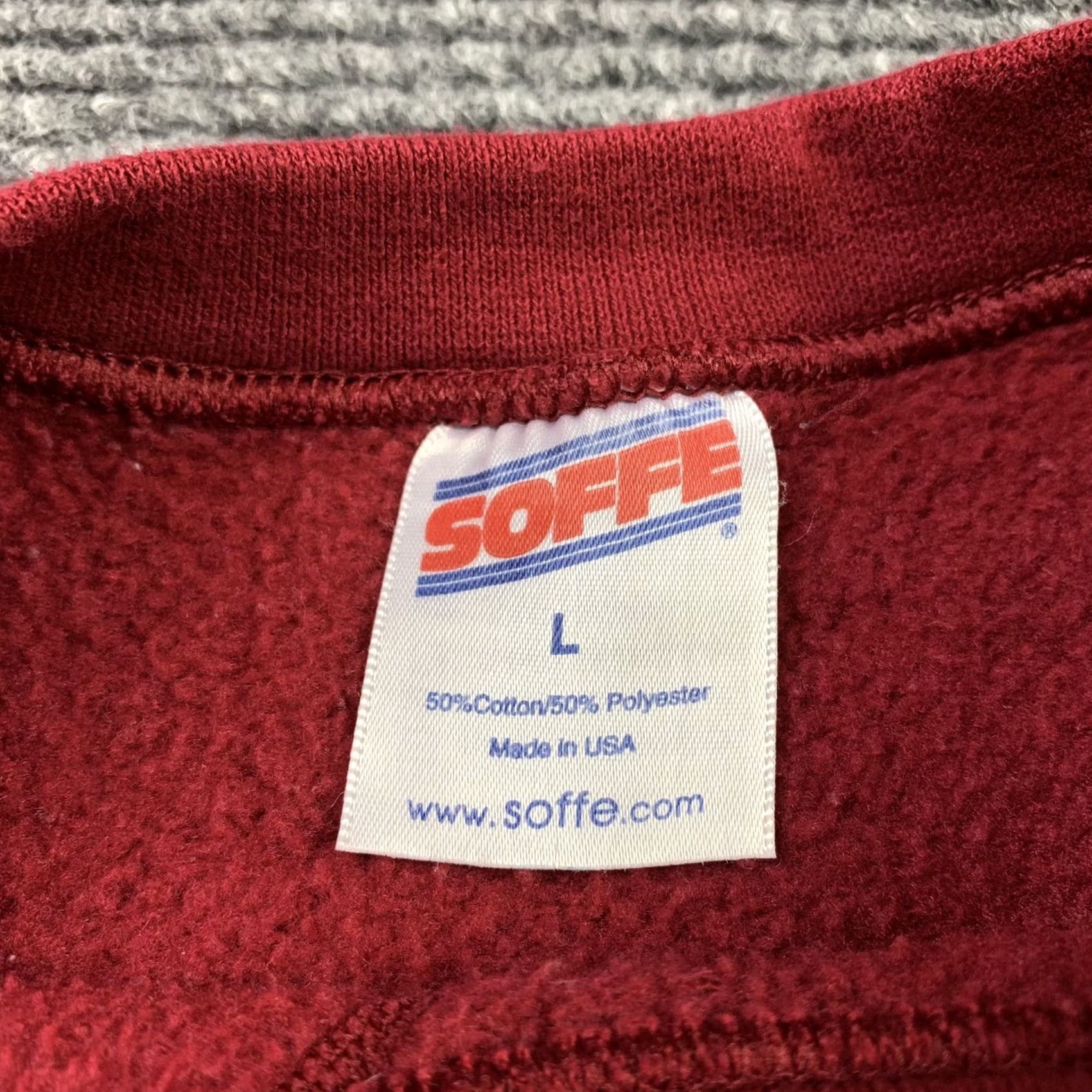 Soffe VINTAGE Soffe Sweatshirt Crewneck Red 90s Adult Large Gusset Cotton Blend Mens Sweatshirt 50/50 Made In USA Regular Size L Size US L / EU 52-54 / 3 - 2 Thumbnail