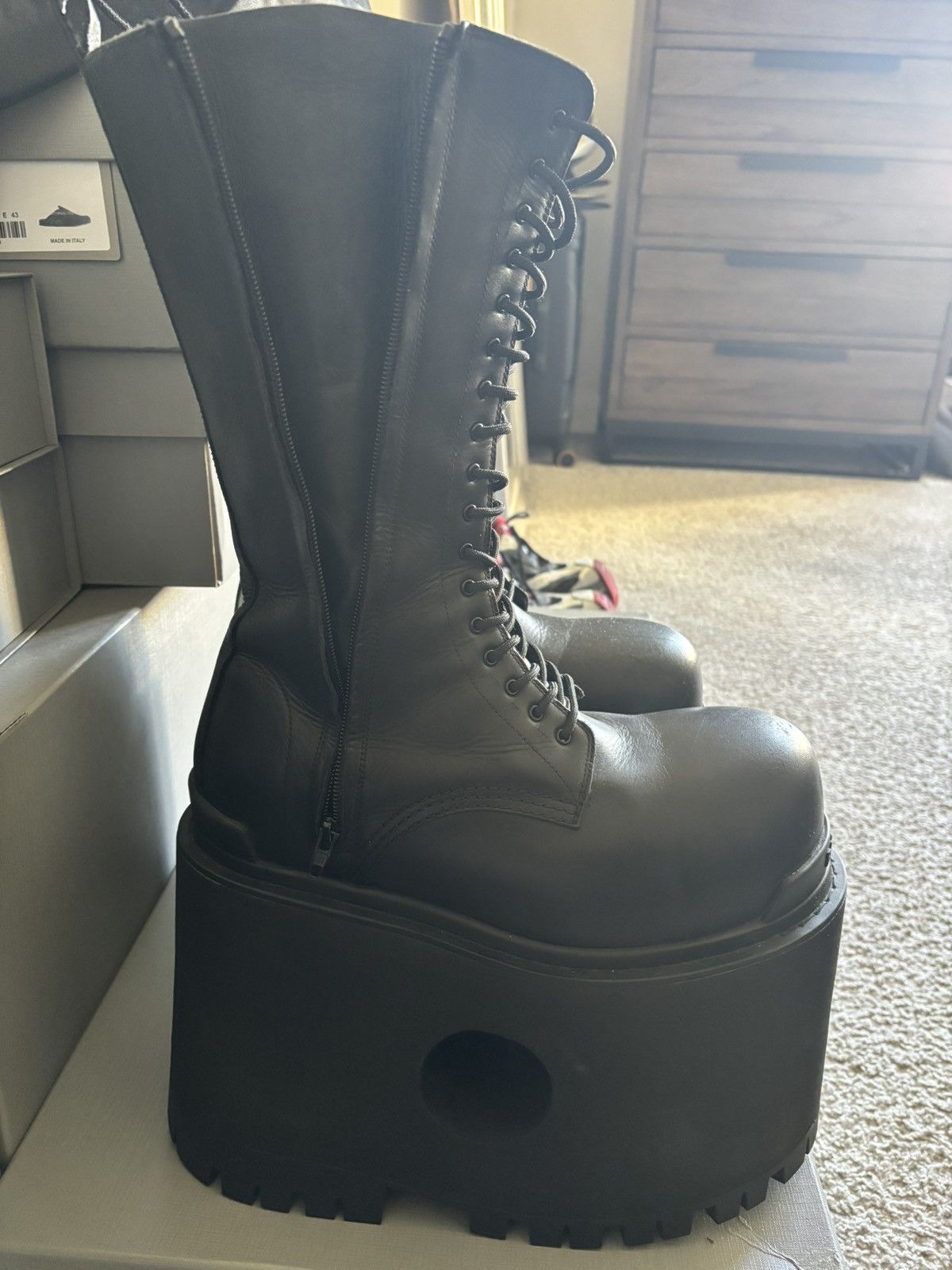 Balenciaga BALENCIAGA RUNWAY GIANT BOOT Size US 9 / EU 42 - 13 Thumbnail