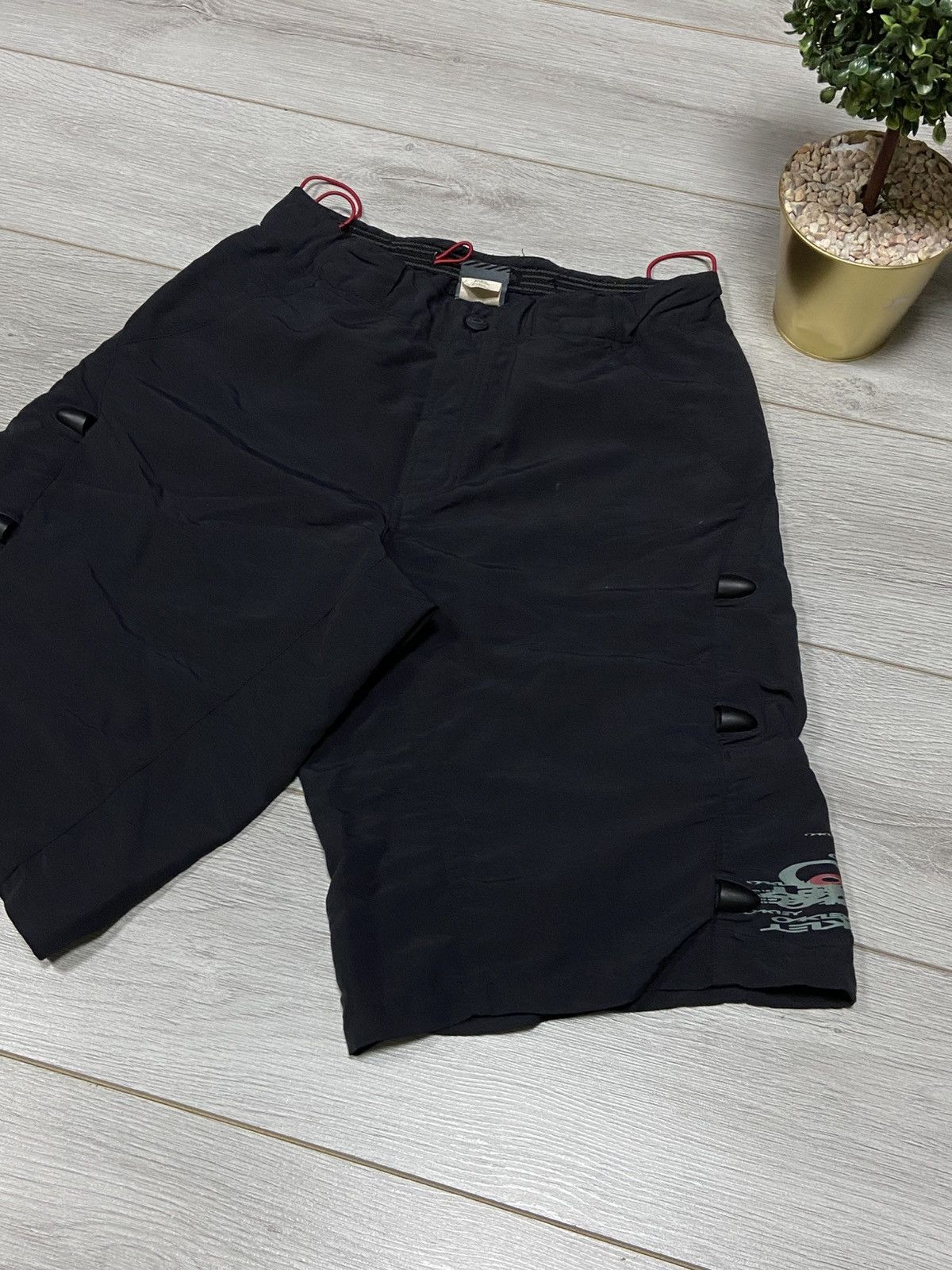 Vintage Oakley avant-garde Y2K vintage shorts Size US 32 / EU 48 - 2 Thumbnail