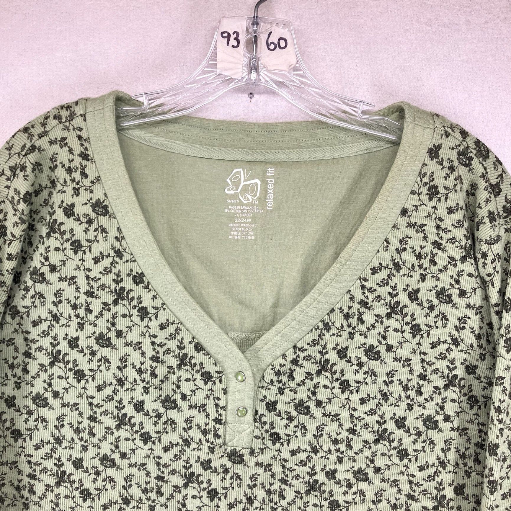 VIBE Women's Henley Top 22-24W Floral Print Relaxed Fit V-Neck Long Sleeve Pullover Button Knit Green 70s 80s Bohemian Fairy Classic Casual Womens Size 3XL / US 20-22 - 4 Thumbnail