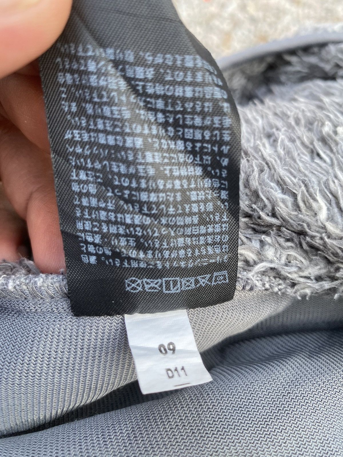 Uniqlo Uniqlo fleece half zipper size L pit 22 Size US L / EU 52-54 / 3 - 7 Thumbnail