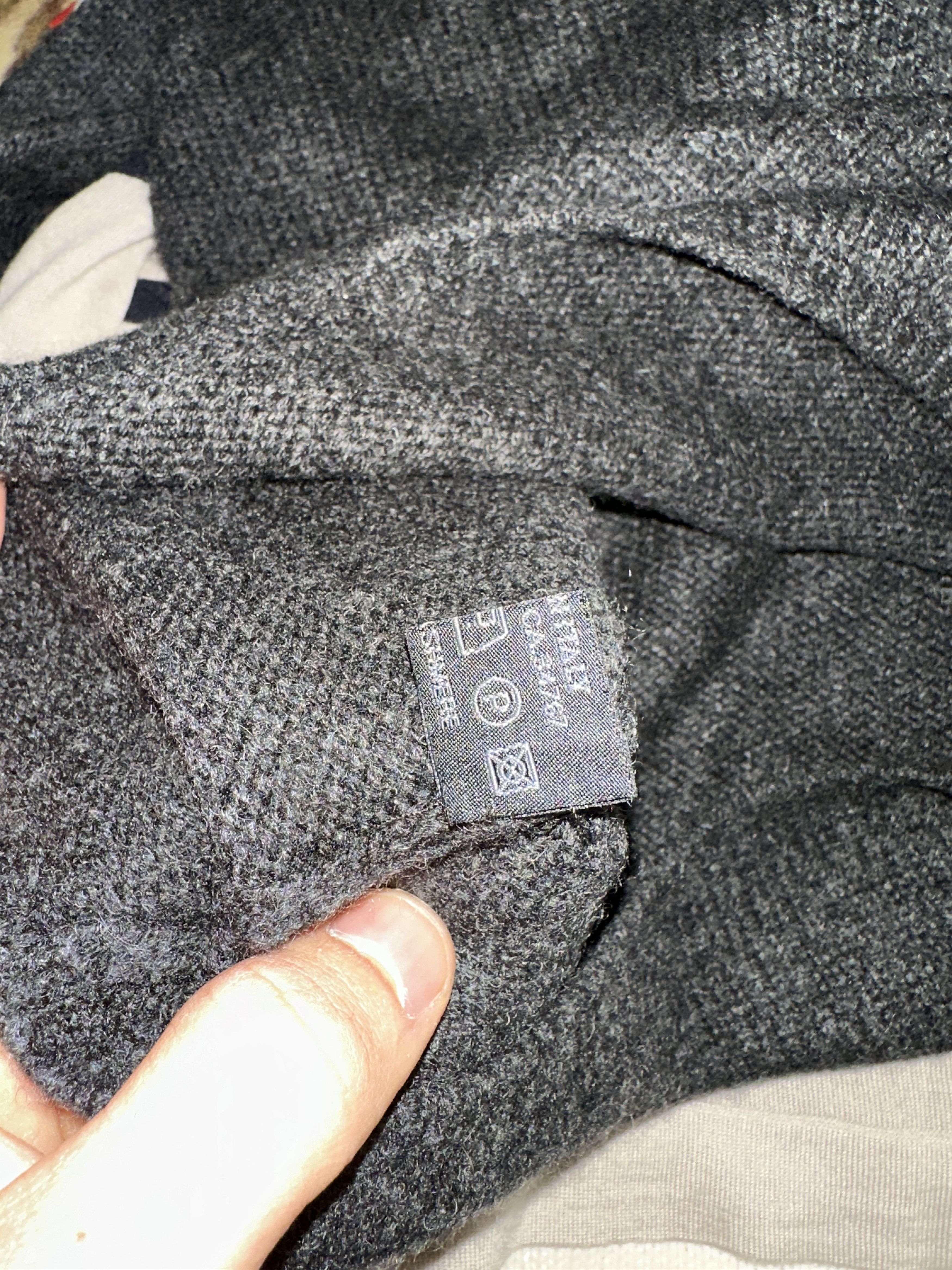 Prada Prada 100% Cashmere V-Neck Slim Knit Sweater Size 40 IT Size S / US 4 / IT 40 - 7 Thumbnail