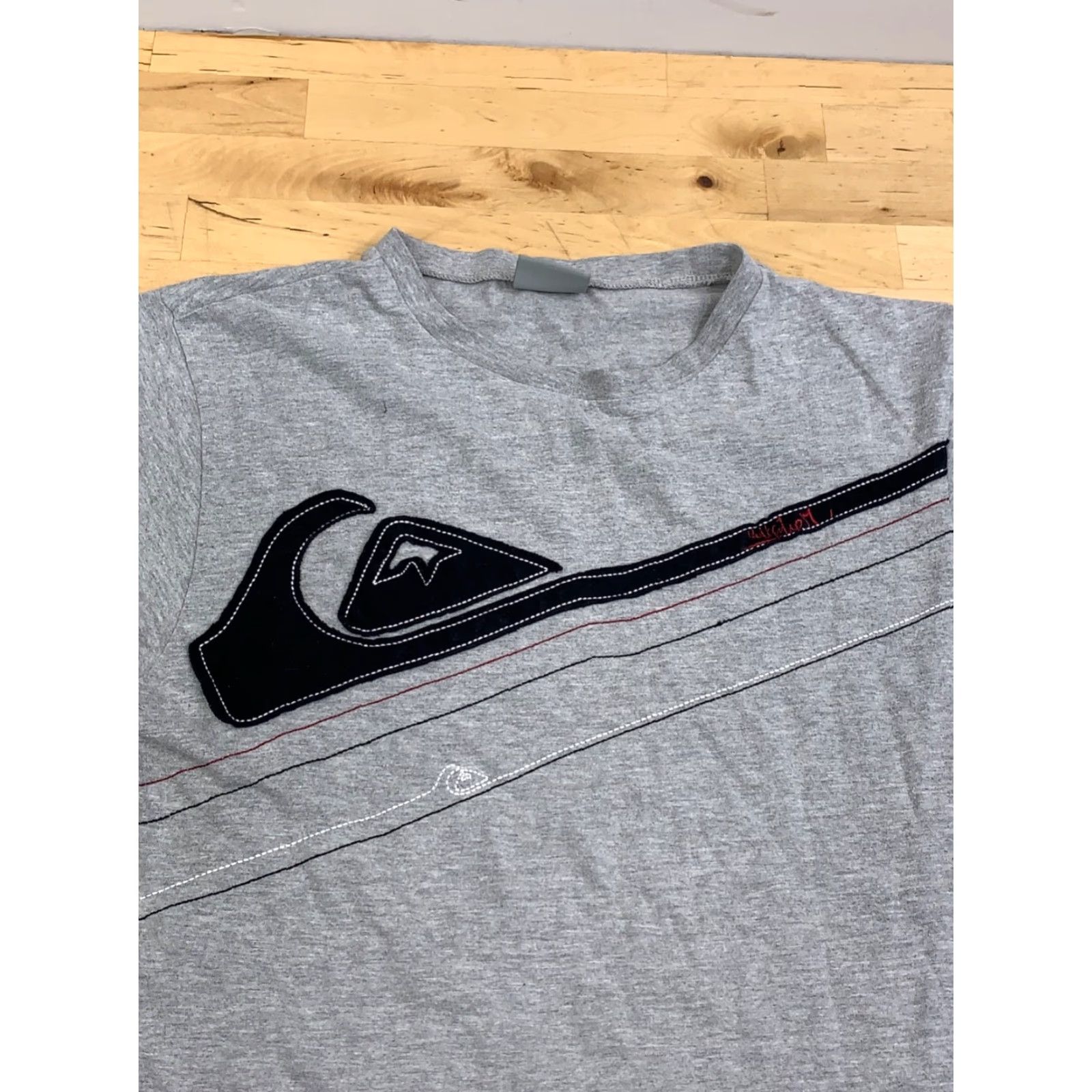 Quiksilver VINTAGE Quiksilver Shirt Mens M Gray Embroidered Surf Beach Y2K 11883 Size US M / EU 48-50 / 2 - 3 Thumbnail