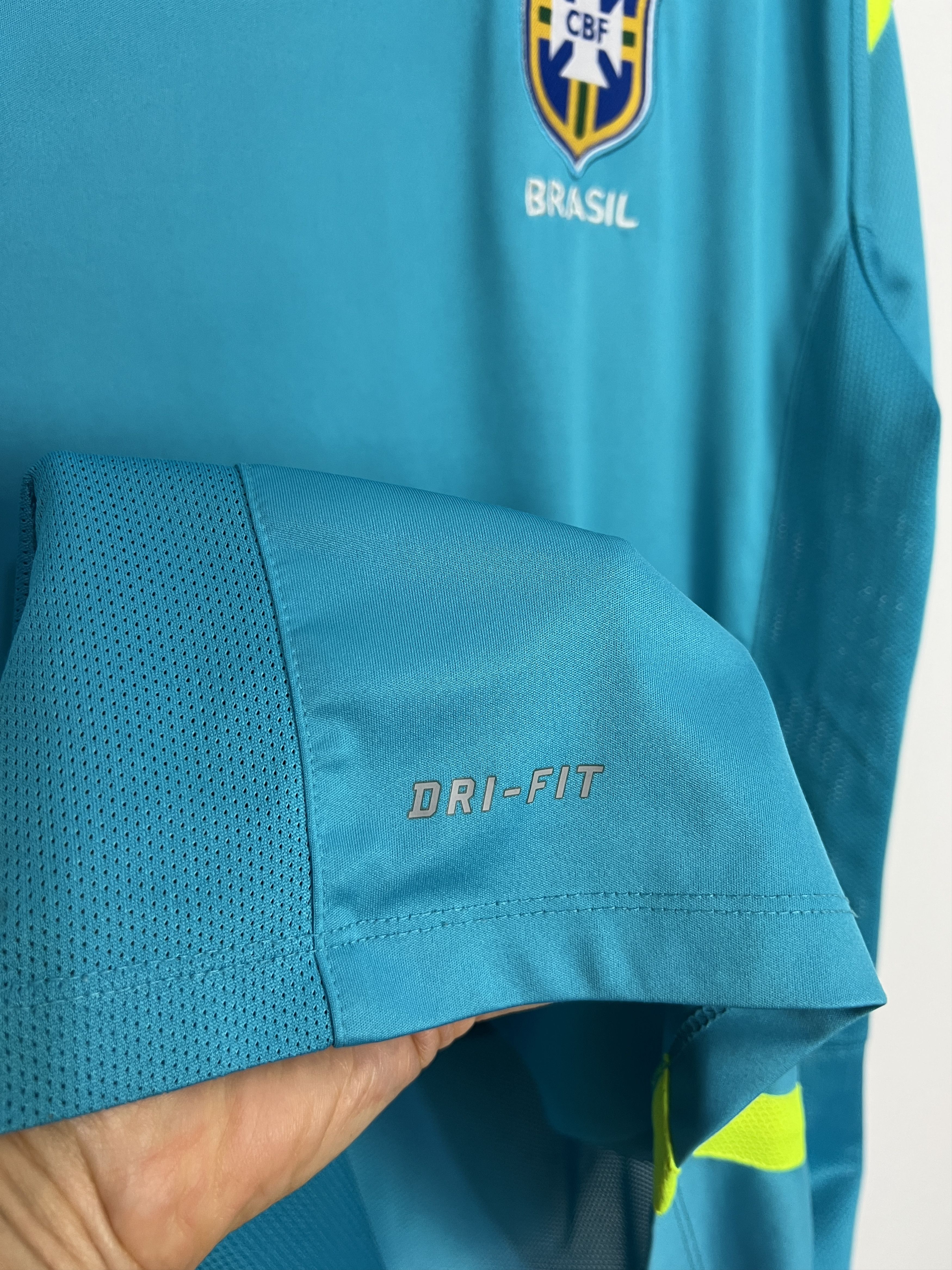 Nike Vintage Brazil Football Shirt Soccer Train Jersey Trikot Size US XL / EU 56 / 4 - 5 Thumbnail