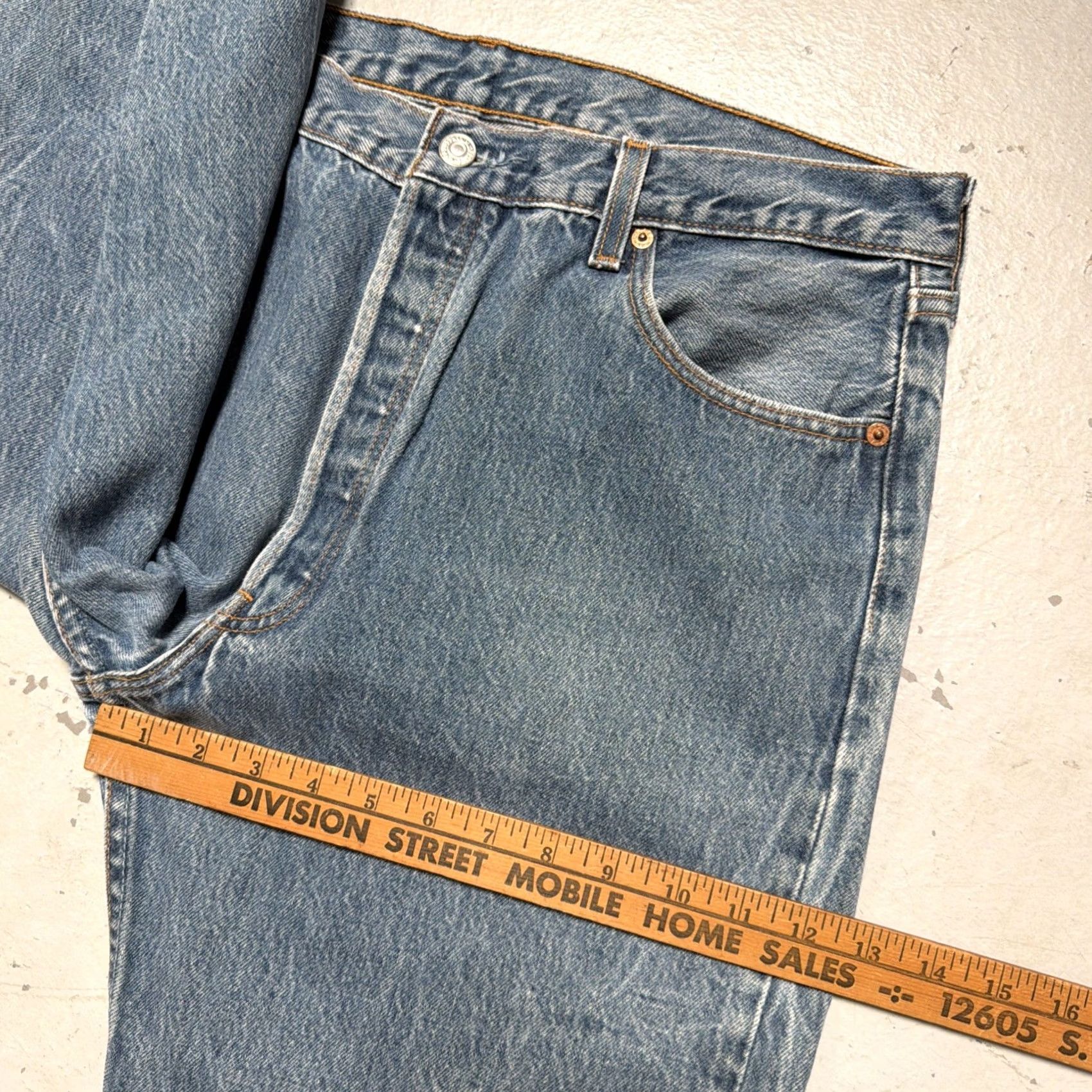 Levi's VINTAGE Levi’s 501 XX Jeans USA Blue Denim 1990s 1998 38x38 35x33 Made Size US 38 / EU 54 - 4 Thumbnail