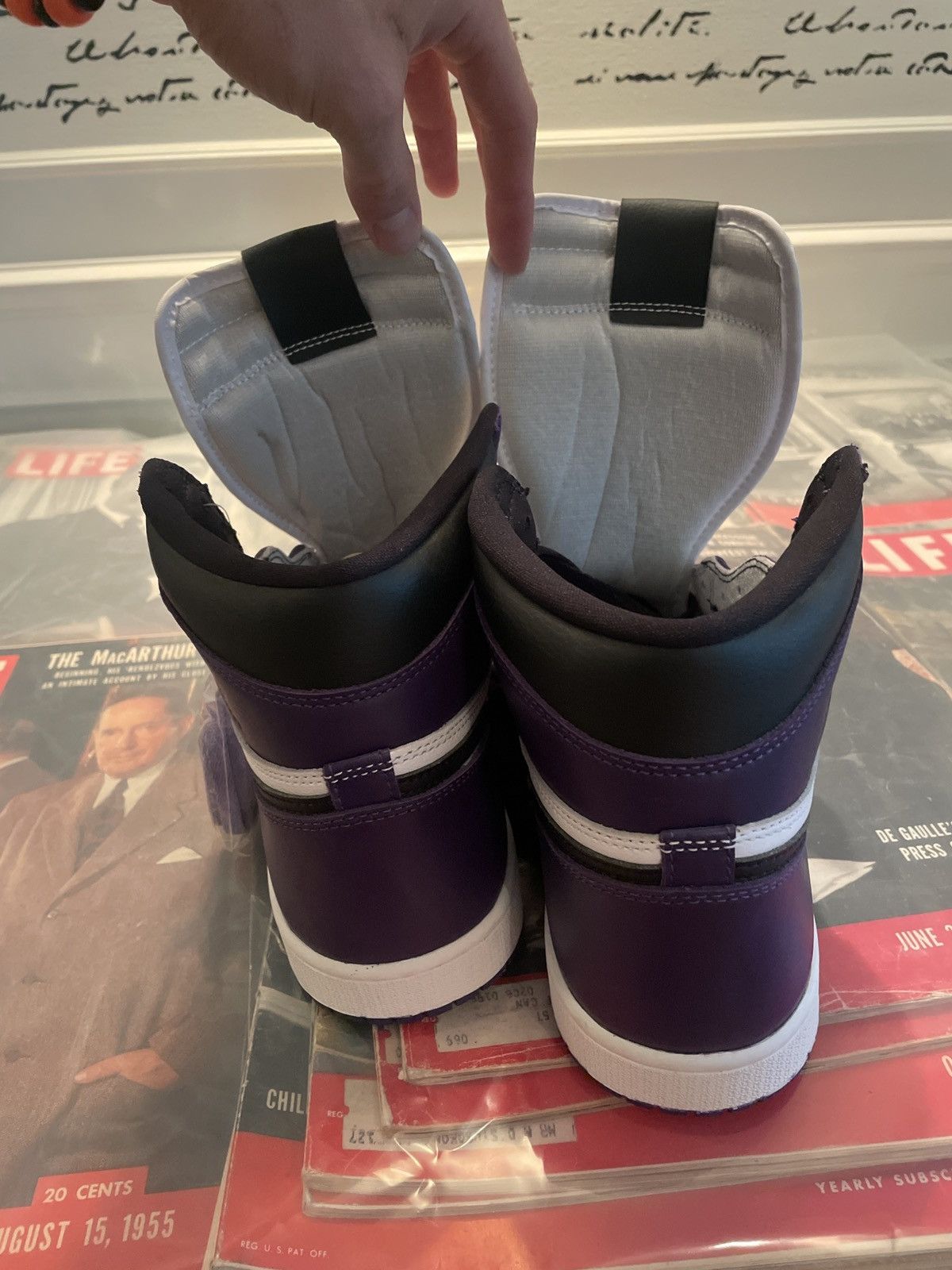 Nike Air Jordan 1 High Court Purple Size US 11 / EU 44 - 5 Thumbnail