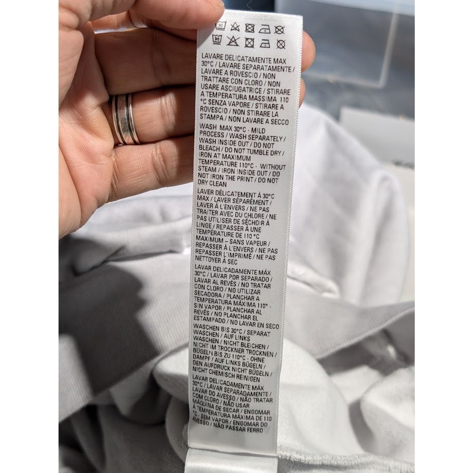 Balenciaga o1rshd1 Q:4 / Logo Printed Hoodie in Dirty White Size US S / EU 44-46 / 1 - 21 Thumbnail