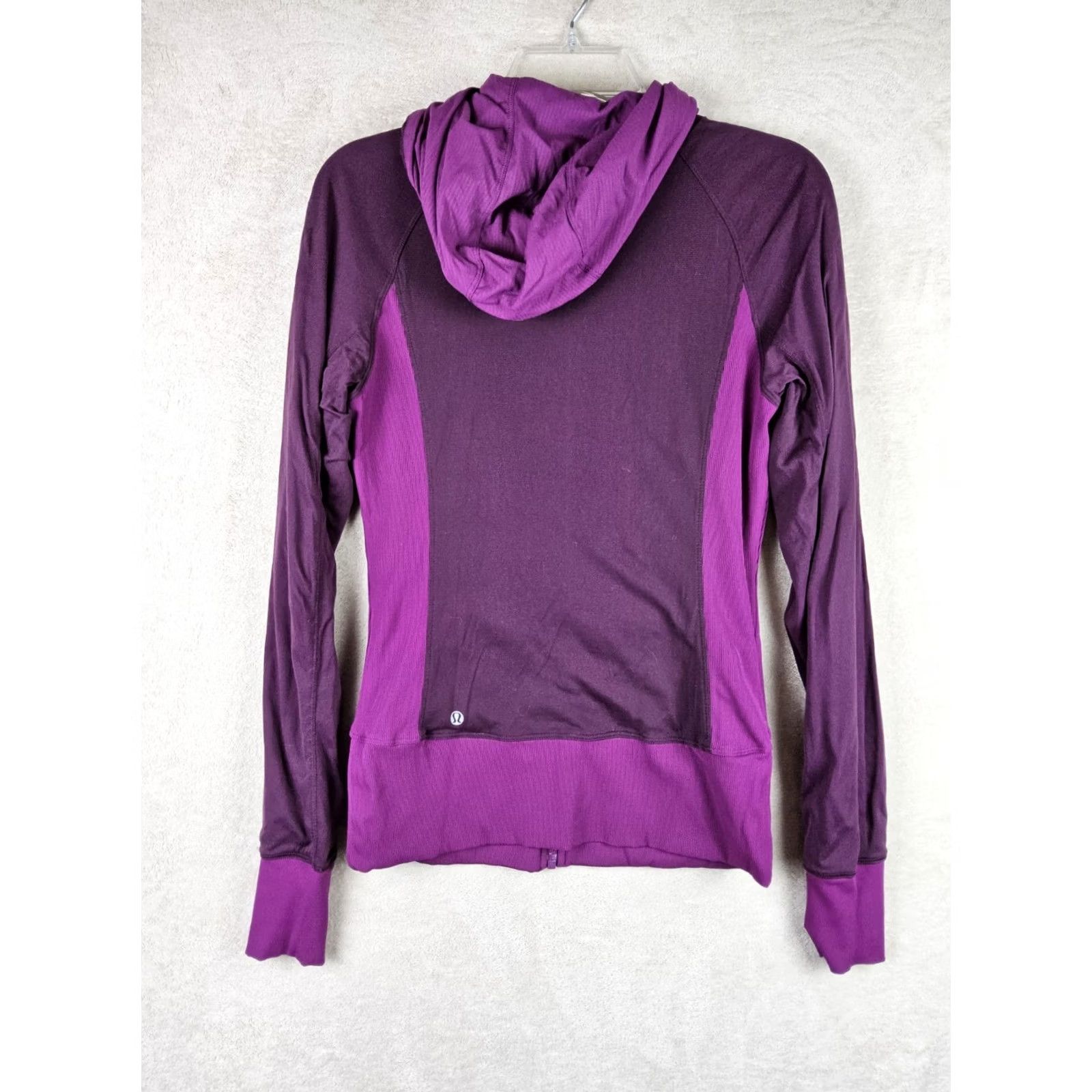 Lululemon Lululemon Women's Reversible Full Zip Jacket Size 10 Purple Athletic Jacket Womens Reversible Activewear 10 Size L / US 10 / IT 46 - 6 Thumbnail
