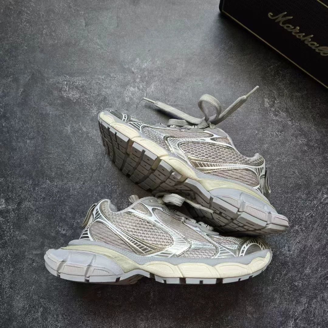 Balenciaga Balenciaga Beige Lowtop Sneakers XXXL Women Size US 8 / IT 38 - 1 Thumbnail