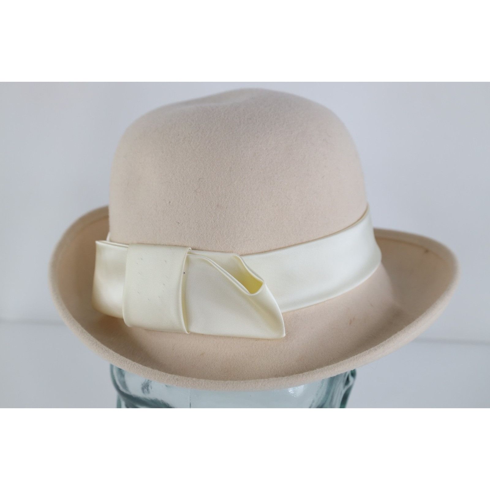 Vintage Vintage 60s Rockabilly Satin Bowtie Doeskin Wool Felt Hat Size ONE SIZE - 1 Thumbnail