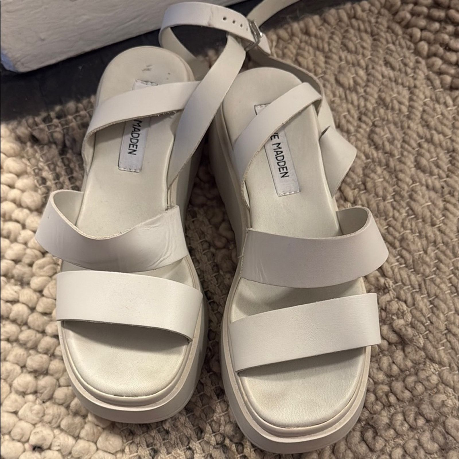 Steve Madden NWT Steve Madden Women's White Platform Sandals Size 9 Size US 9 / IT 39 - 3 Thumbnail