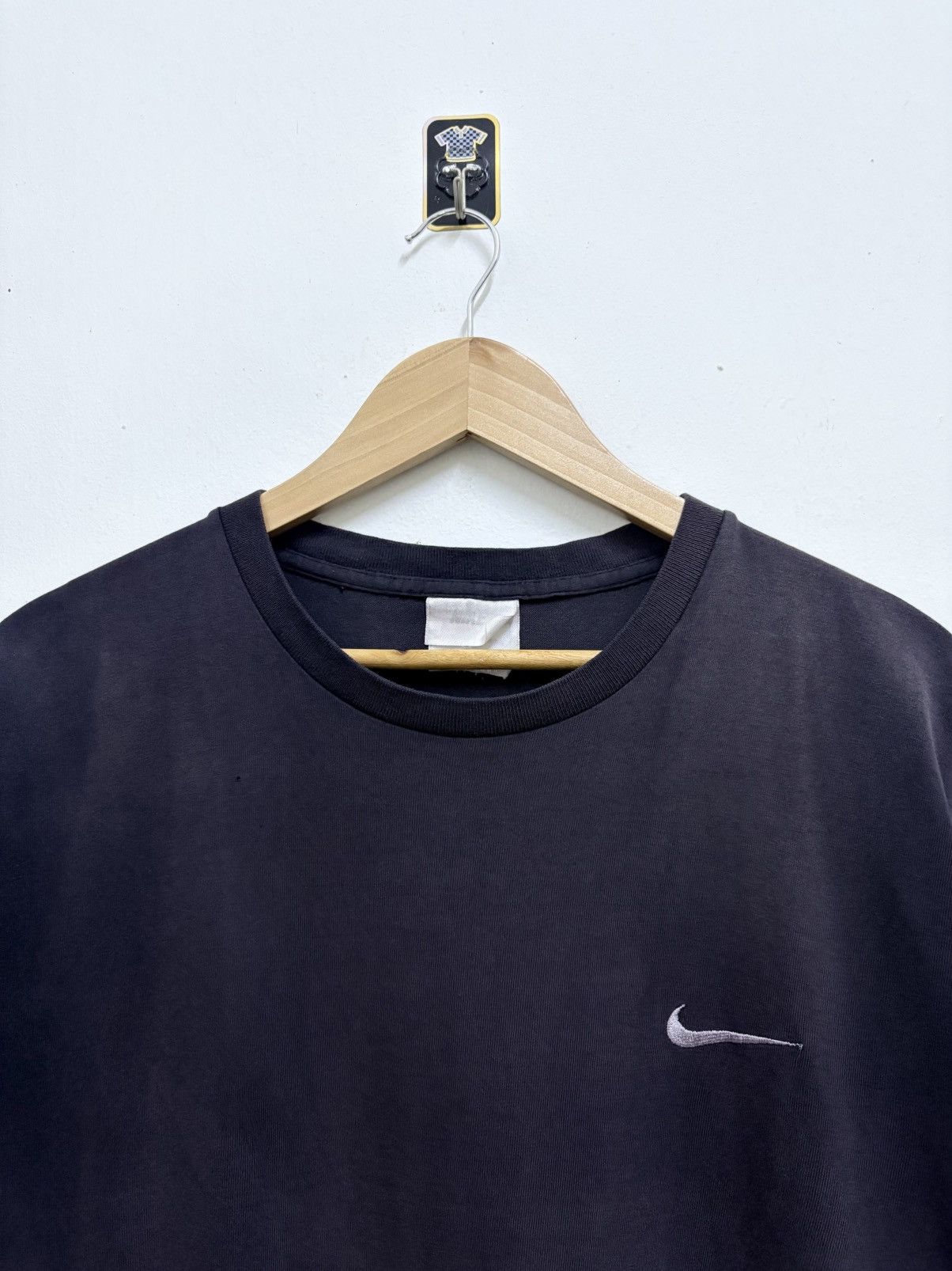 Nike Vintage 90's Nike Swoosh - Faded Distress T-Shirt Size US M / EU 48-50 / 2 - 3 Thumbnail