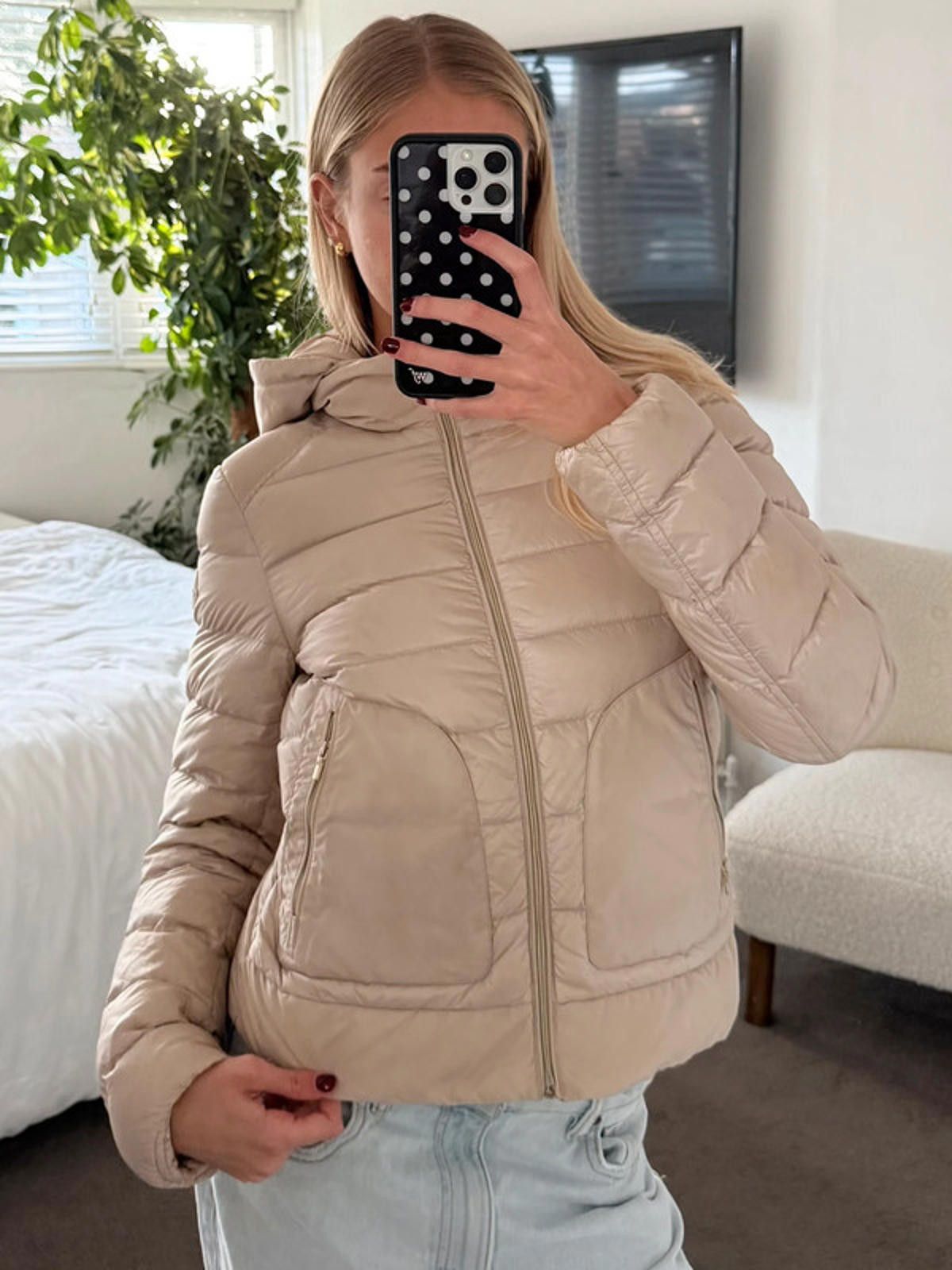 Moncler Moncler Merville Giubbotto beige down jacket Size XS / US 0-2 / IT 36-38 - 1 Thumbnail