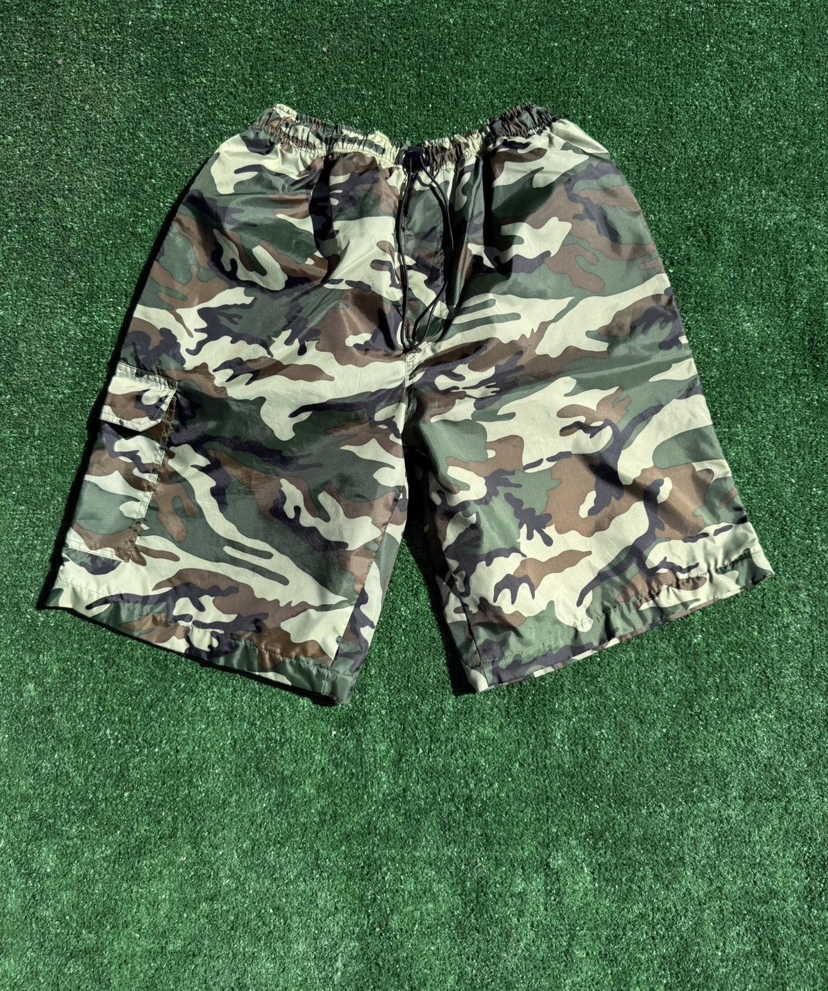 Japanese Brand × Vintage Baggy Camo Shorts Size US 34 / EU 50 - 1 Thumbnail