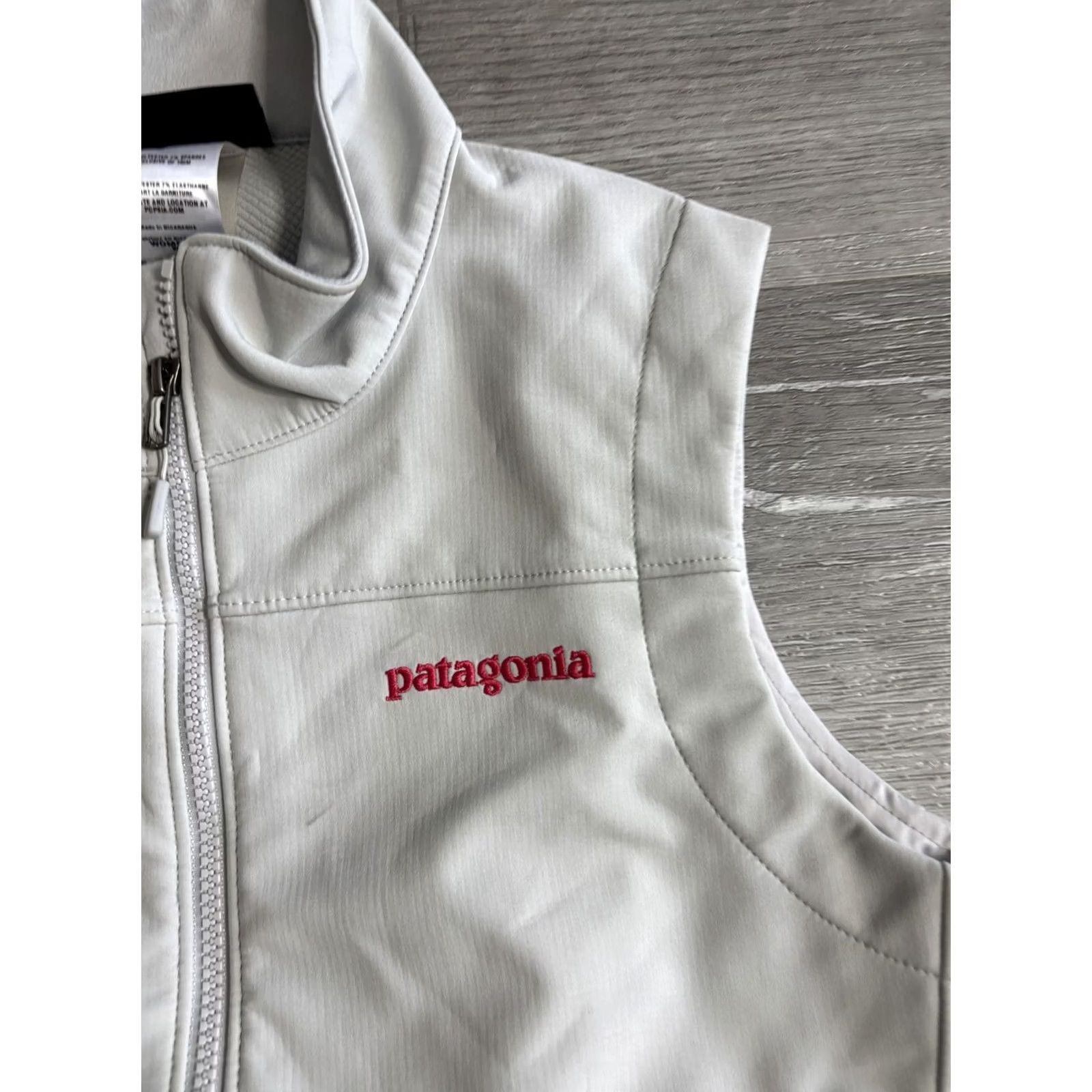 Patagonia Patagonia Vest Womens Medium Gray Softshell Full Zip Pockets Logo Outdoor Size M / US 6-8 / IT 42-44 - 2 Thumbnail