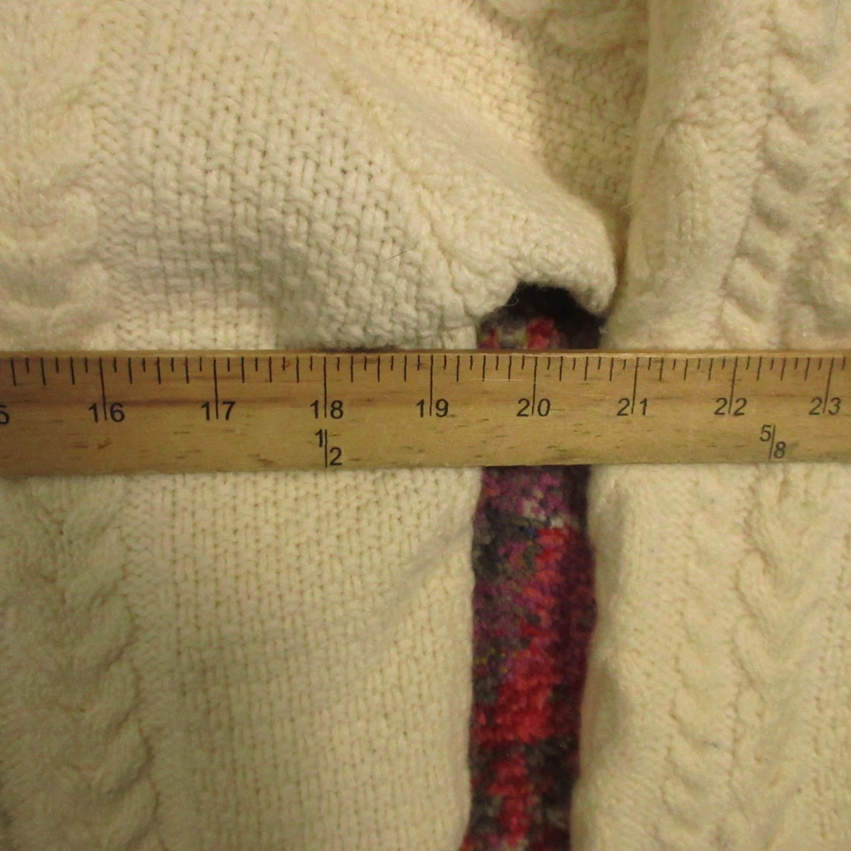 Off-White The Irish Store Sweater Women Large Off-White Cable Knit Scallop Hem Merino Wool Crew Neck Long Sleeve Pullover Hand Wash Only Size L / US 10 / IT 46 - 7 Thumbnail