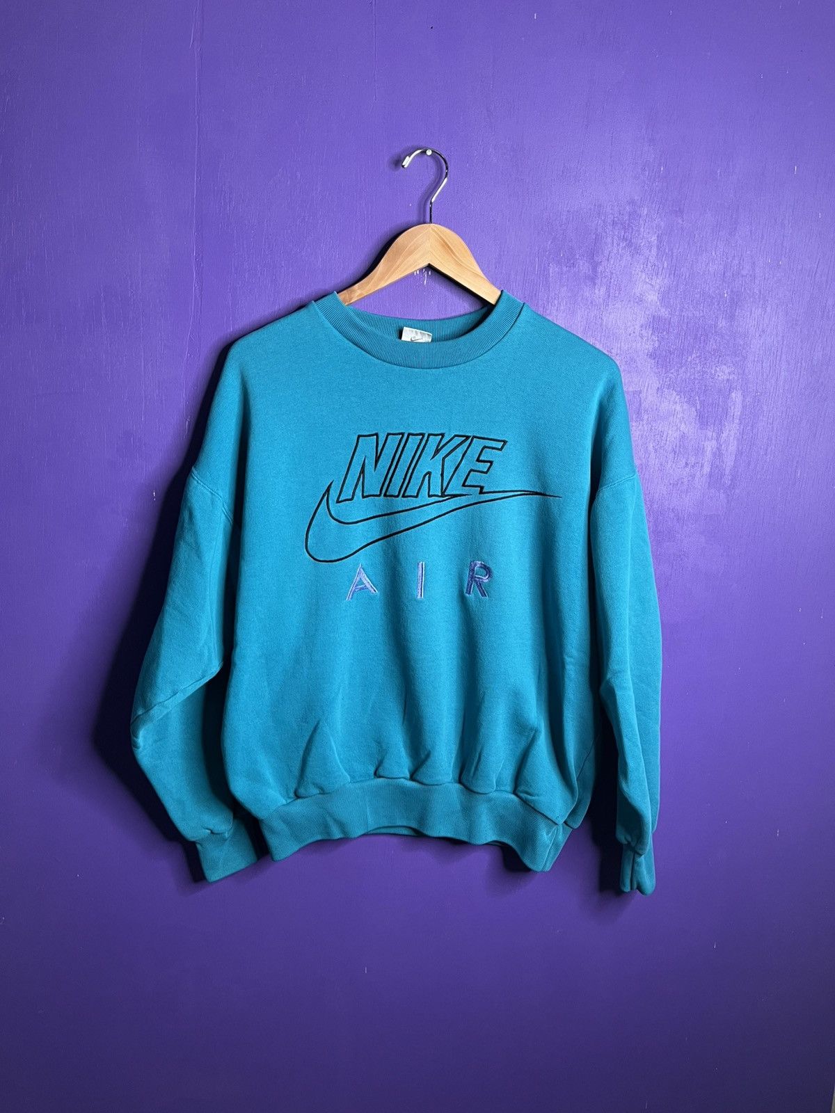 Nike × Vintage Vintage 90s Nike air embroidered logo crewneck Size US L / EU 52-54 / 3 - 1 Thumbnail