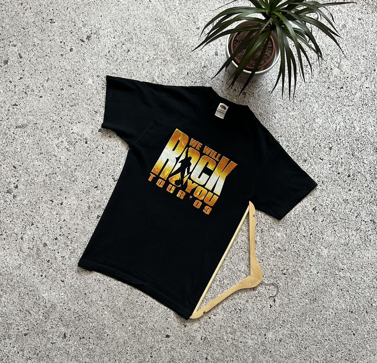Band Tees × Vintage Vintage We Will Rock You Queen Tour 2009 Rock Band T-Shirt Size US M / EU 48-50 / 2 - 1 Thumbnail